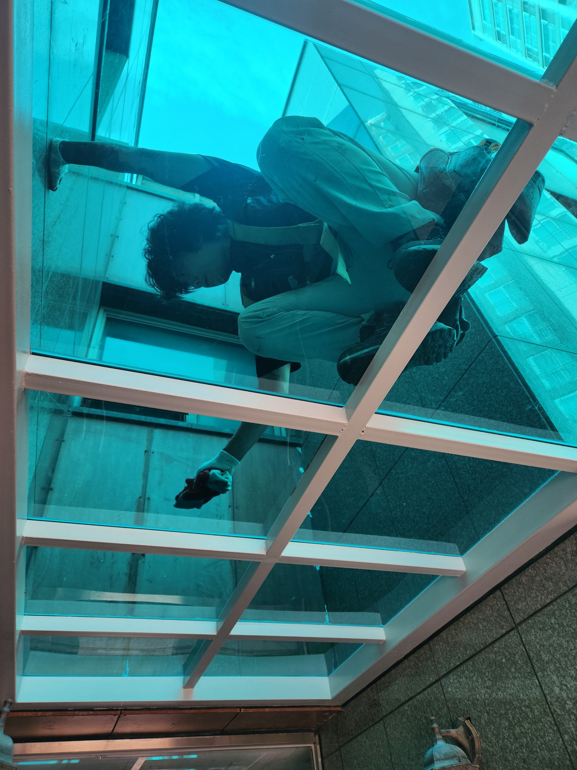 중동역 푸르지오아파트 — 동 입구 필로티 복원 및 재도장