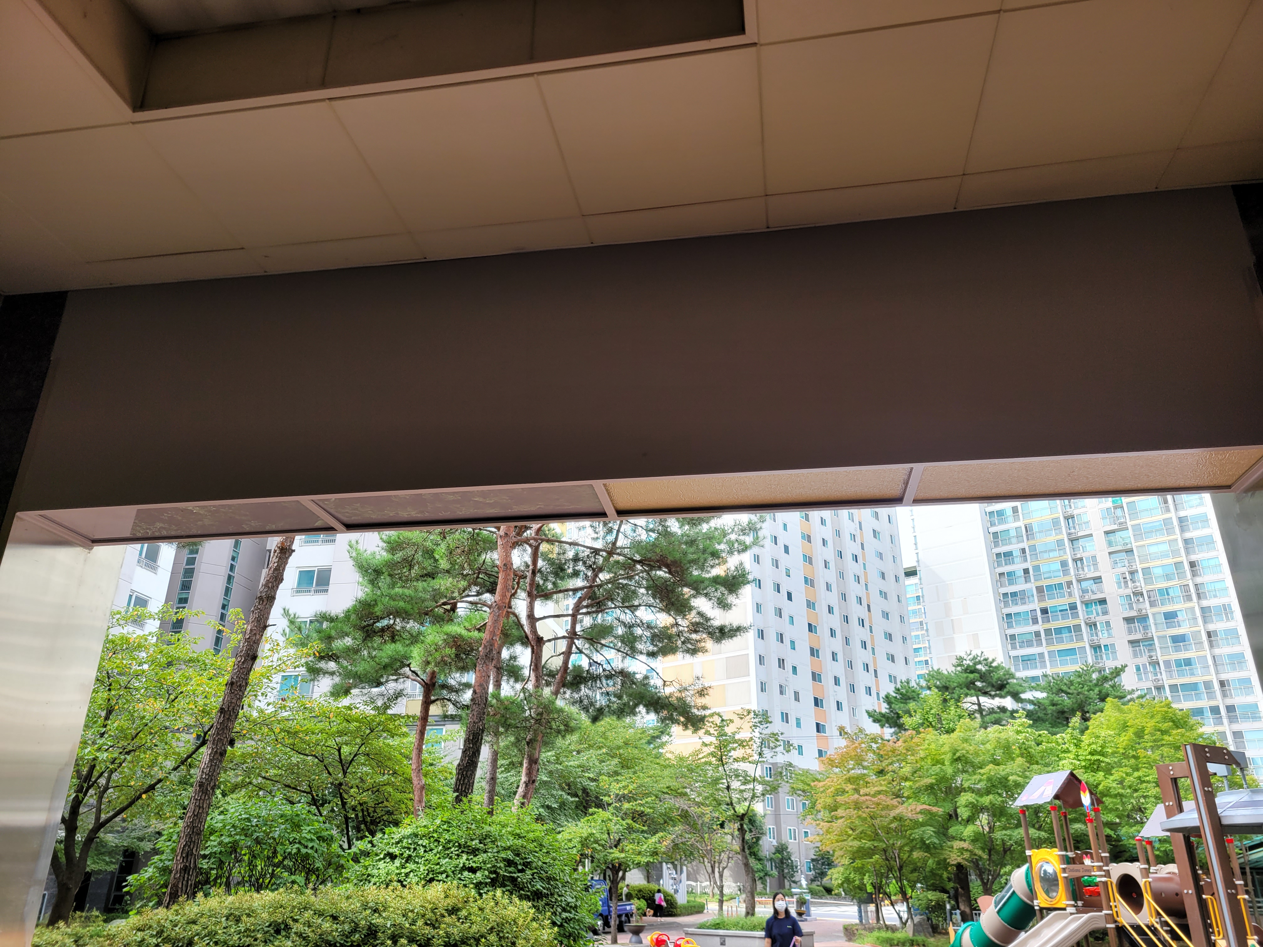 중동역 푸르지오아파트 — 동 입구 필로티 복원 및 재도장
