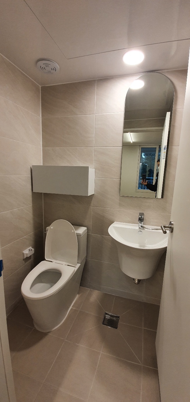 성내동 아파트 세대주 — 아파트