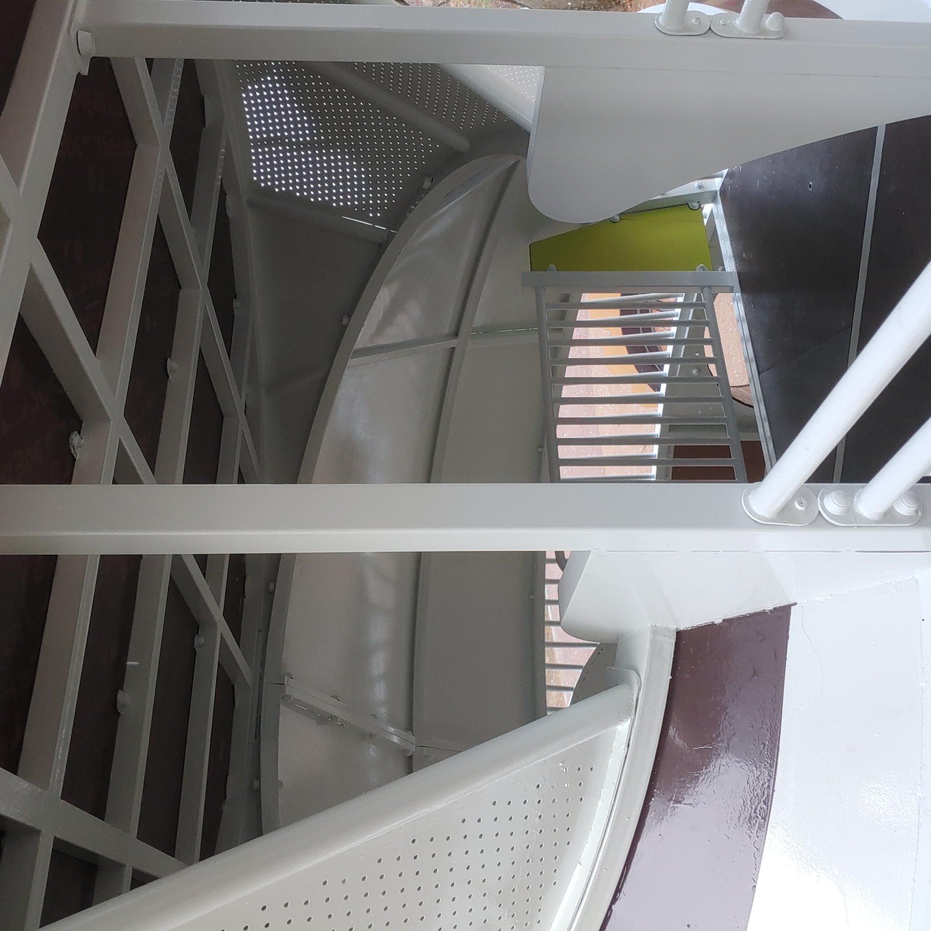 배곧이지더원 — 놀이터 시설물 재도장