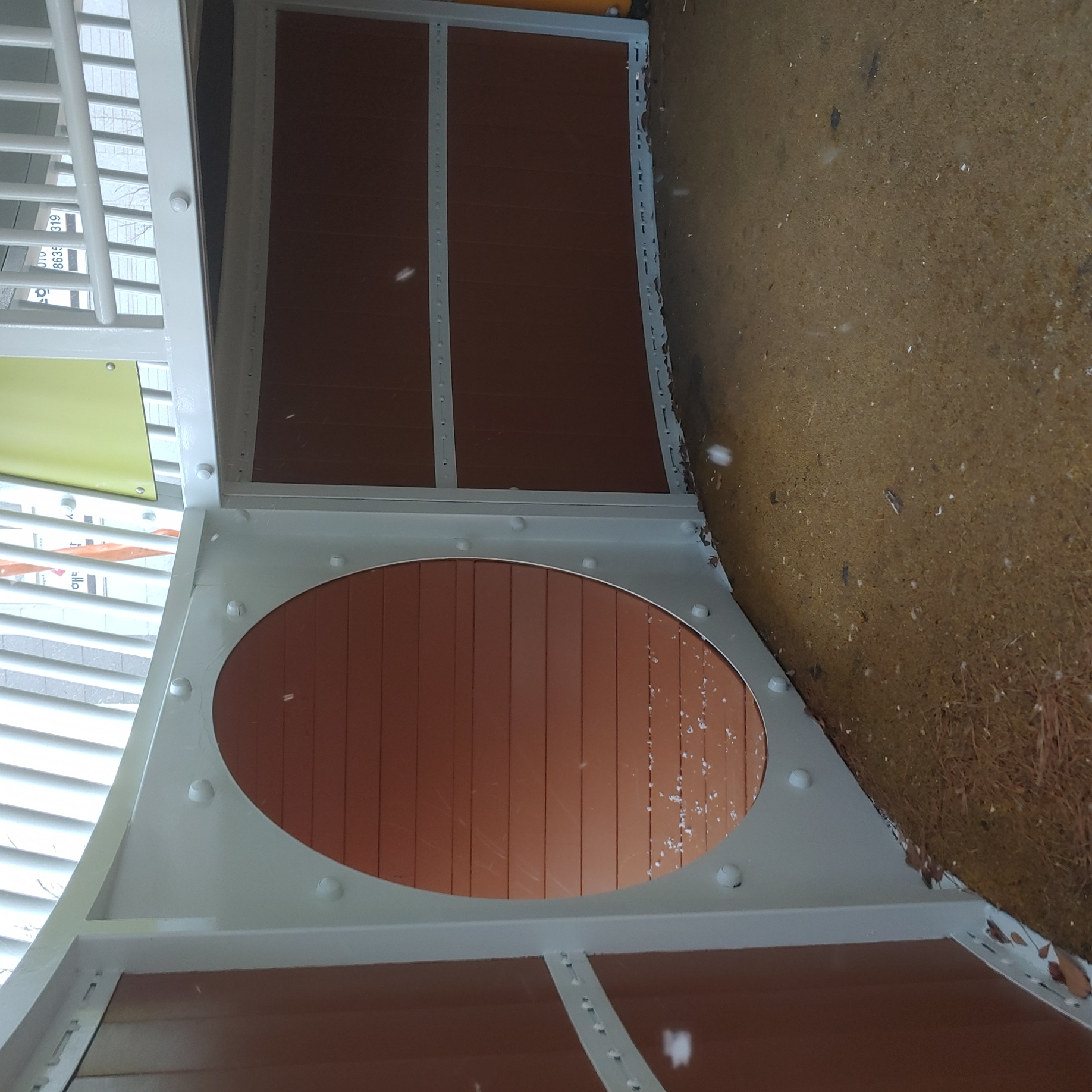 배곧이지더원 — 놀이터 시설물 재도장