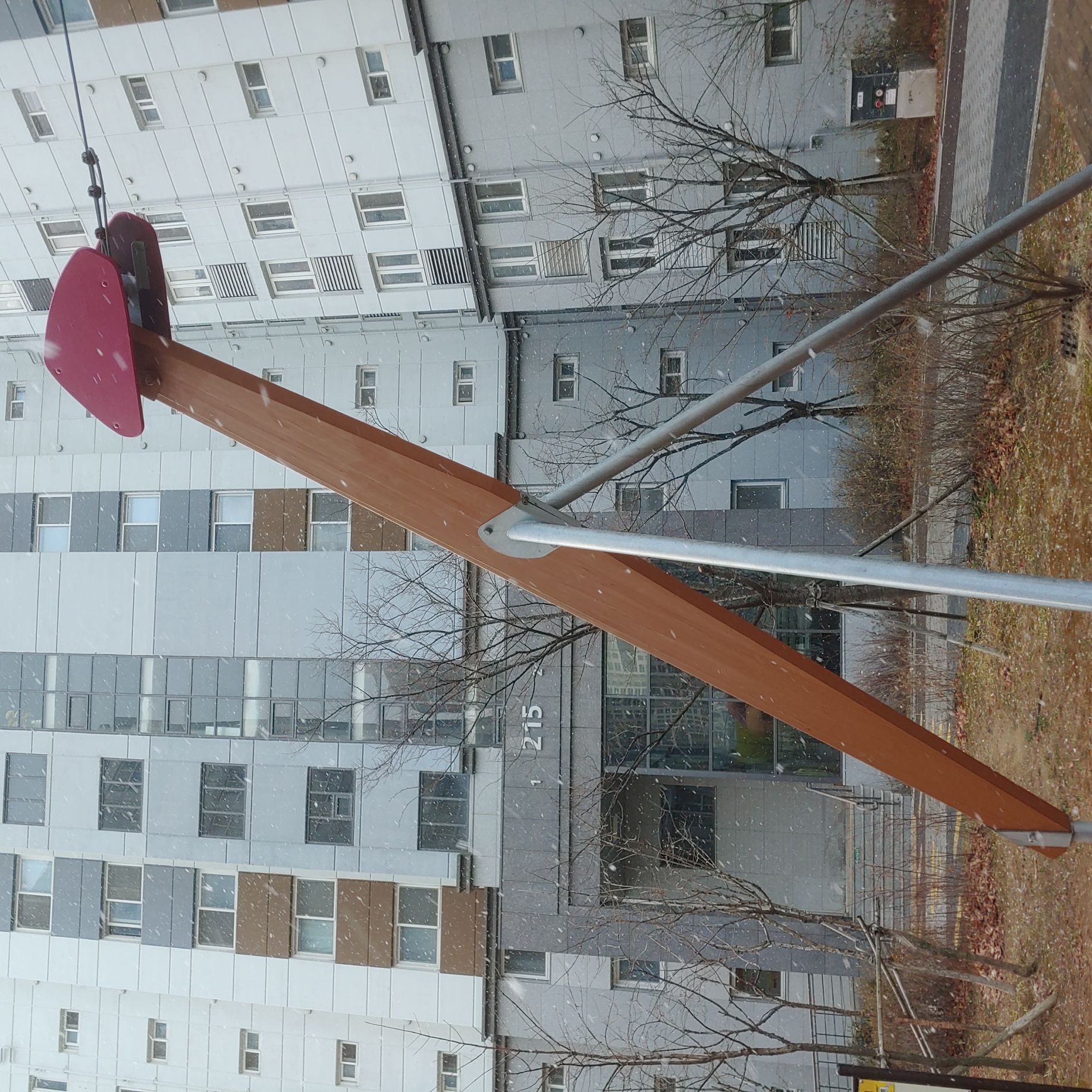 배곧이지더원 — 놀이터 시설물 재도장