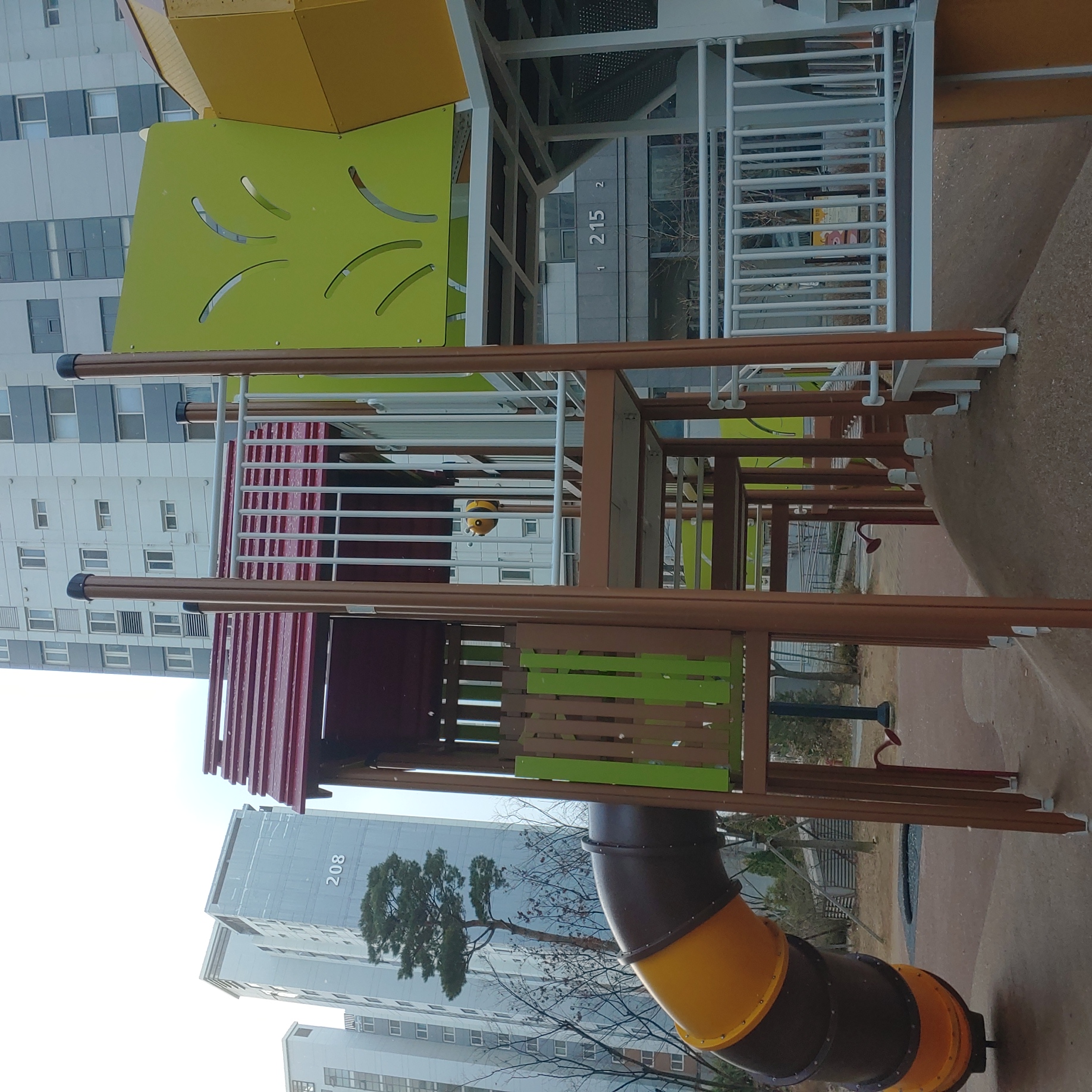 배곧이지더원 — 놀이터 시설물 재도장