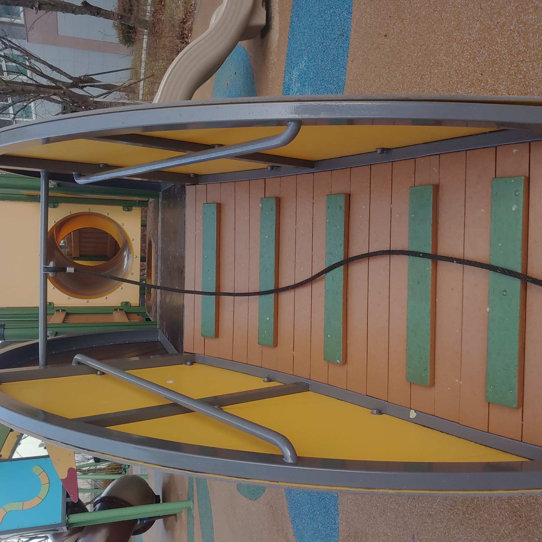 배곧이지더원 — 놀이터 시설물 재도장