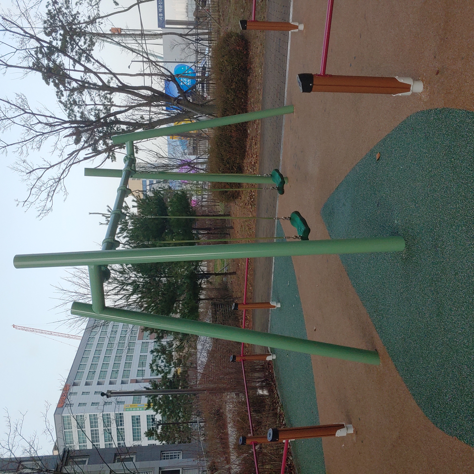 배곧이지더원 — 놀이터 시설물 재도장