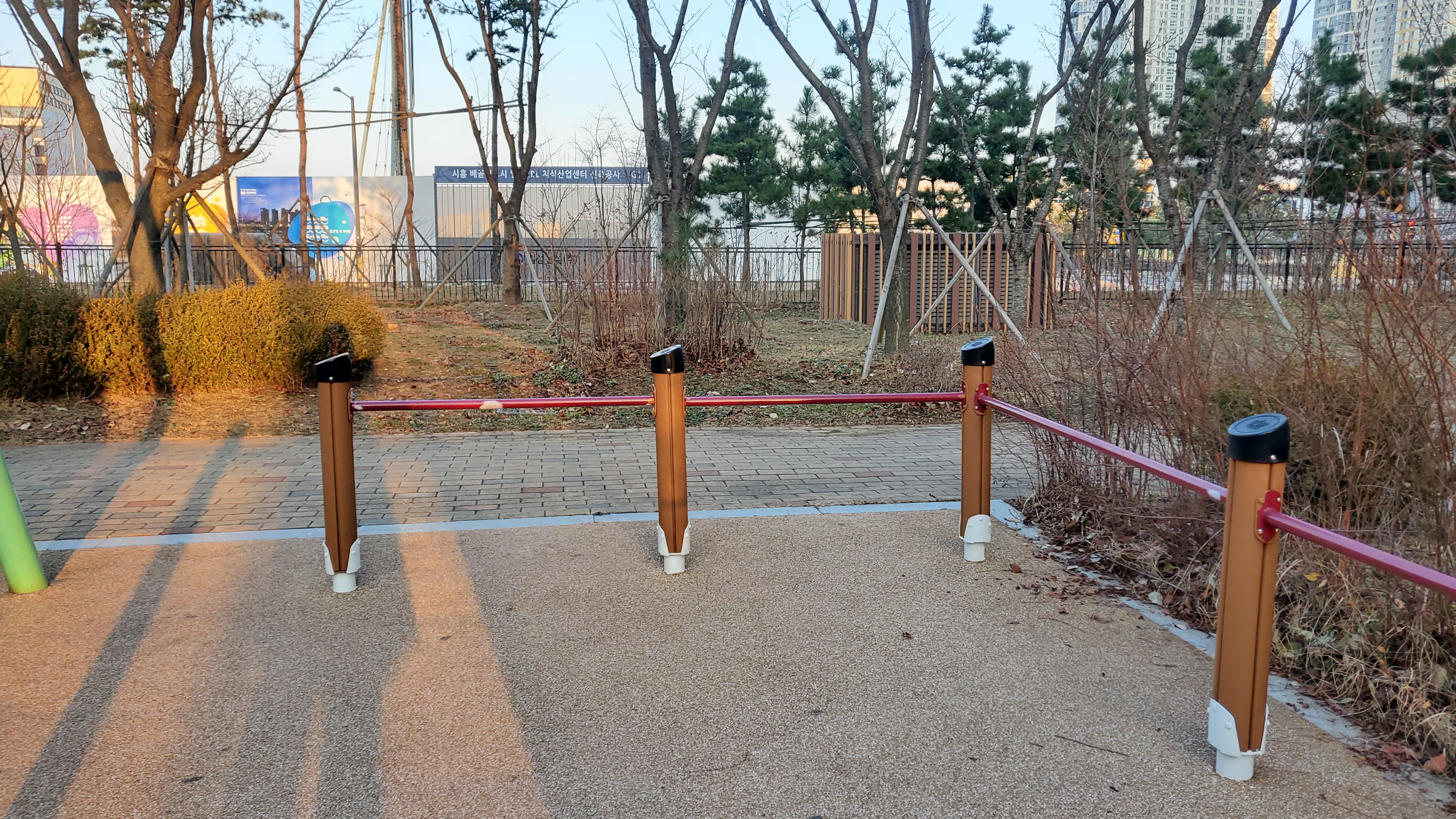 배곧이지더원 — 놀이터 시설물 재도장