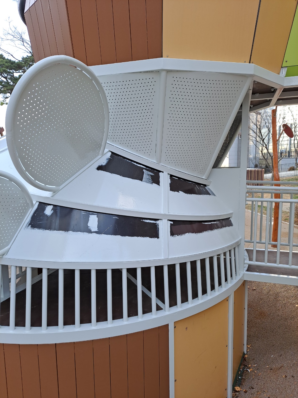 배곧이지더원 — 놀이터 시설물 재도장