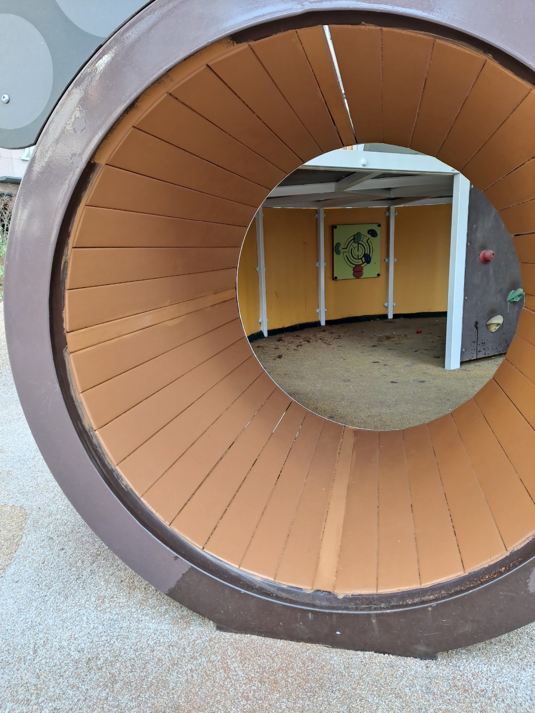 배곧이지더원 — 놀이터 시설물 재도장