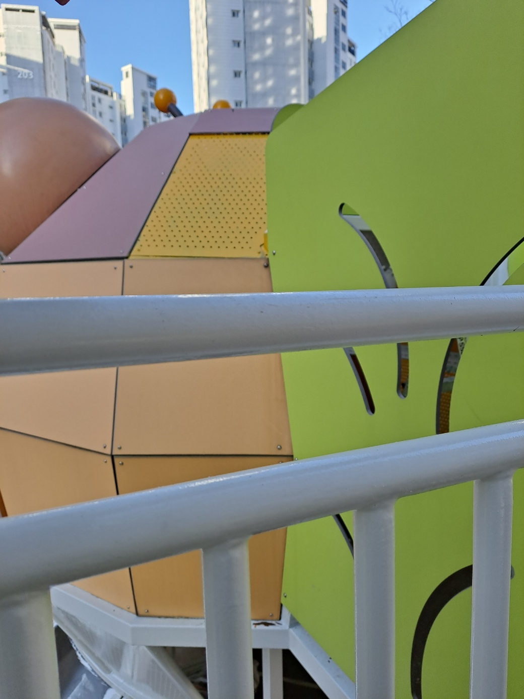 배곧이지더원 — 놀이터 시설물 재도장