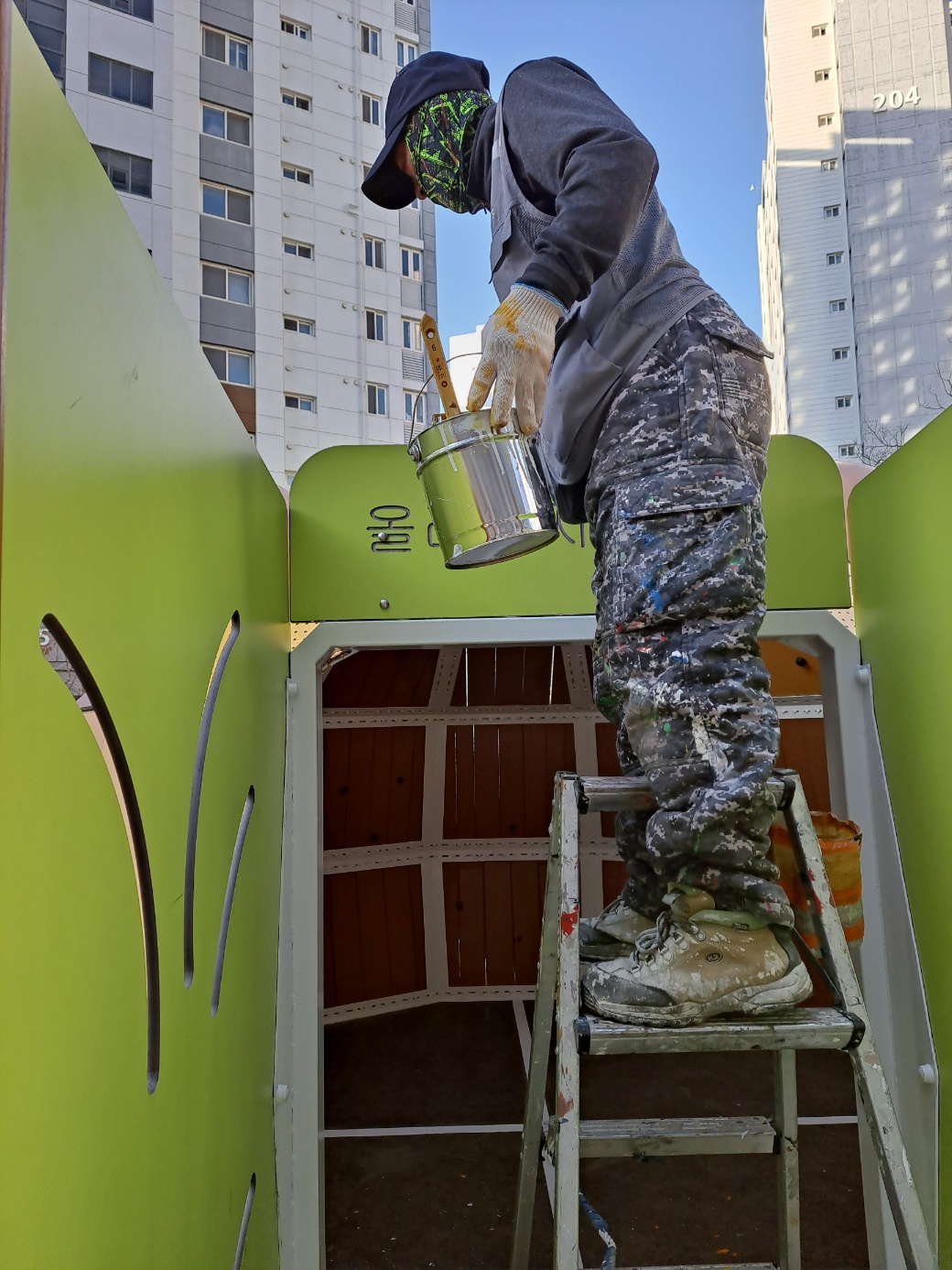 배곧이지더원 — 놀이터 시설물 재도장