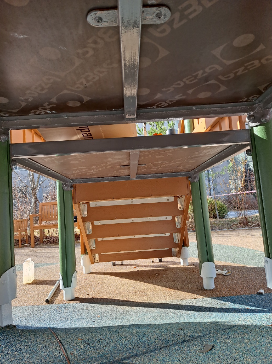 배곧이지더원 — 놀이터 시설물 재도장