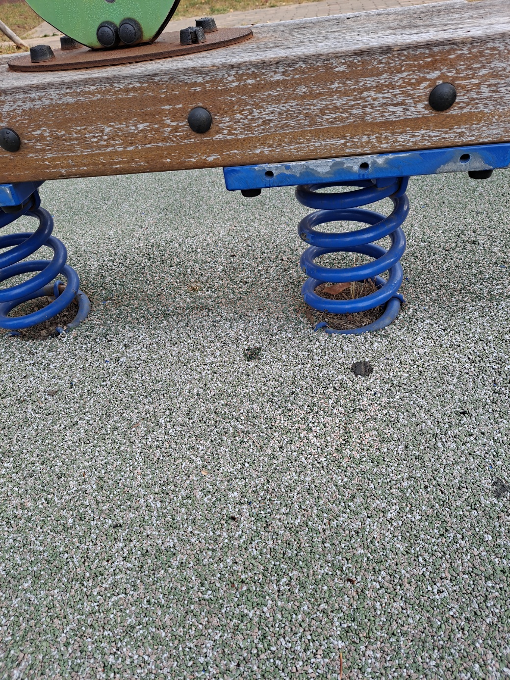 배곧이지더원 — 놀이터 시설물 재도장