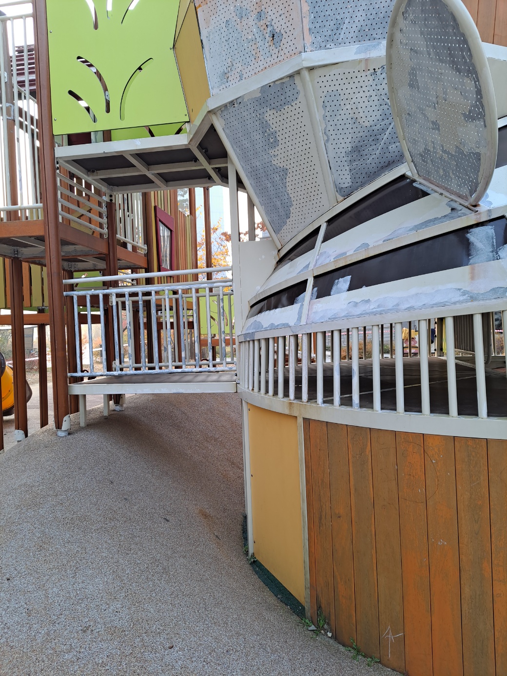 배곧이지더원 — 놀이터 시설물 재도장