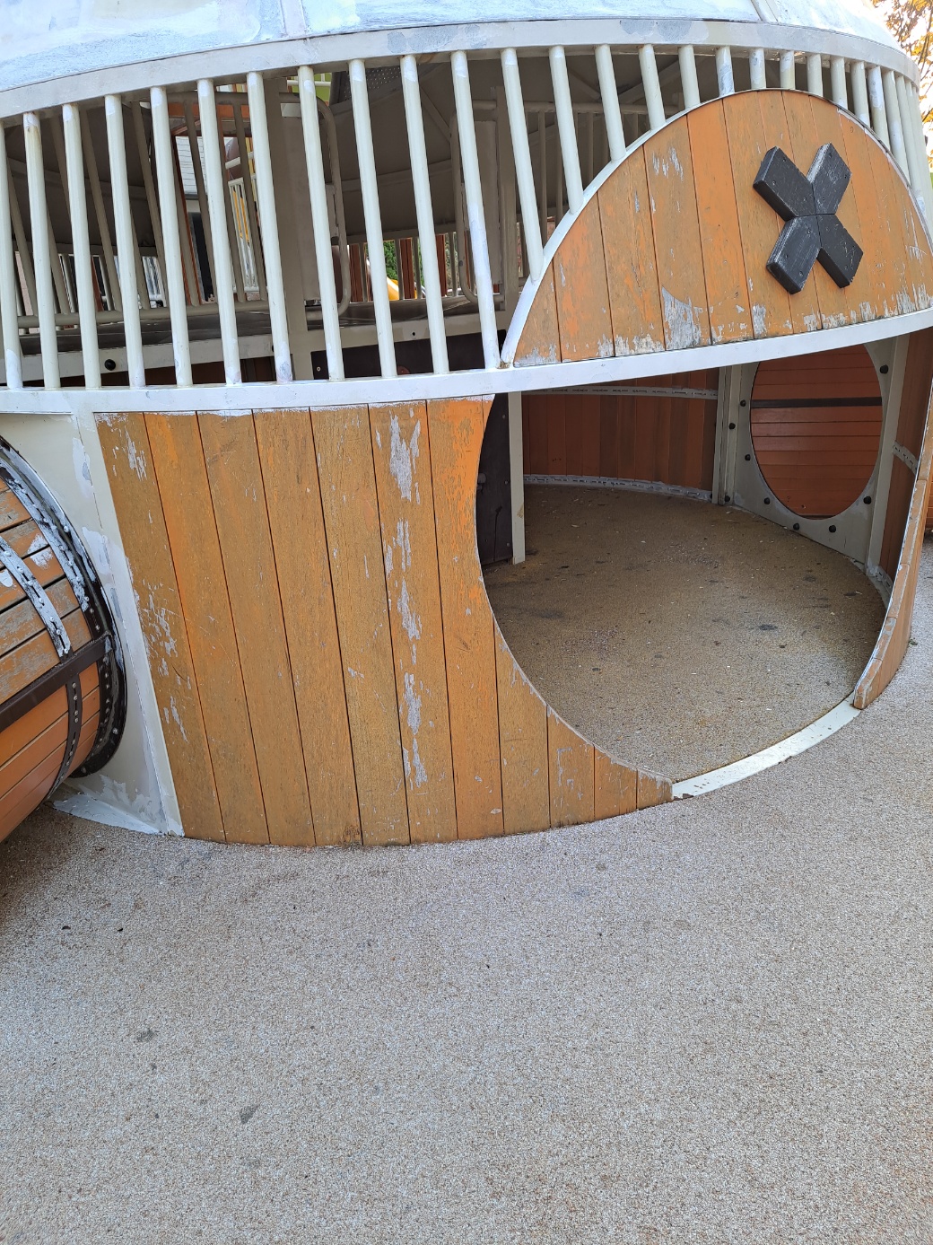 배곧이지더원 — 놀이터 시설물 재도장