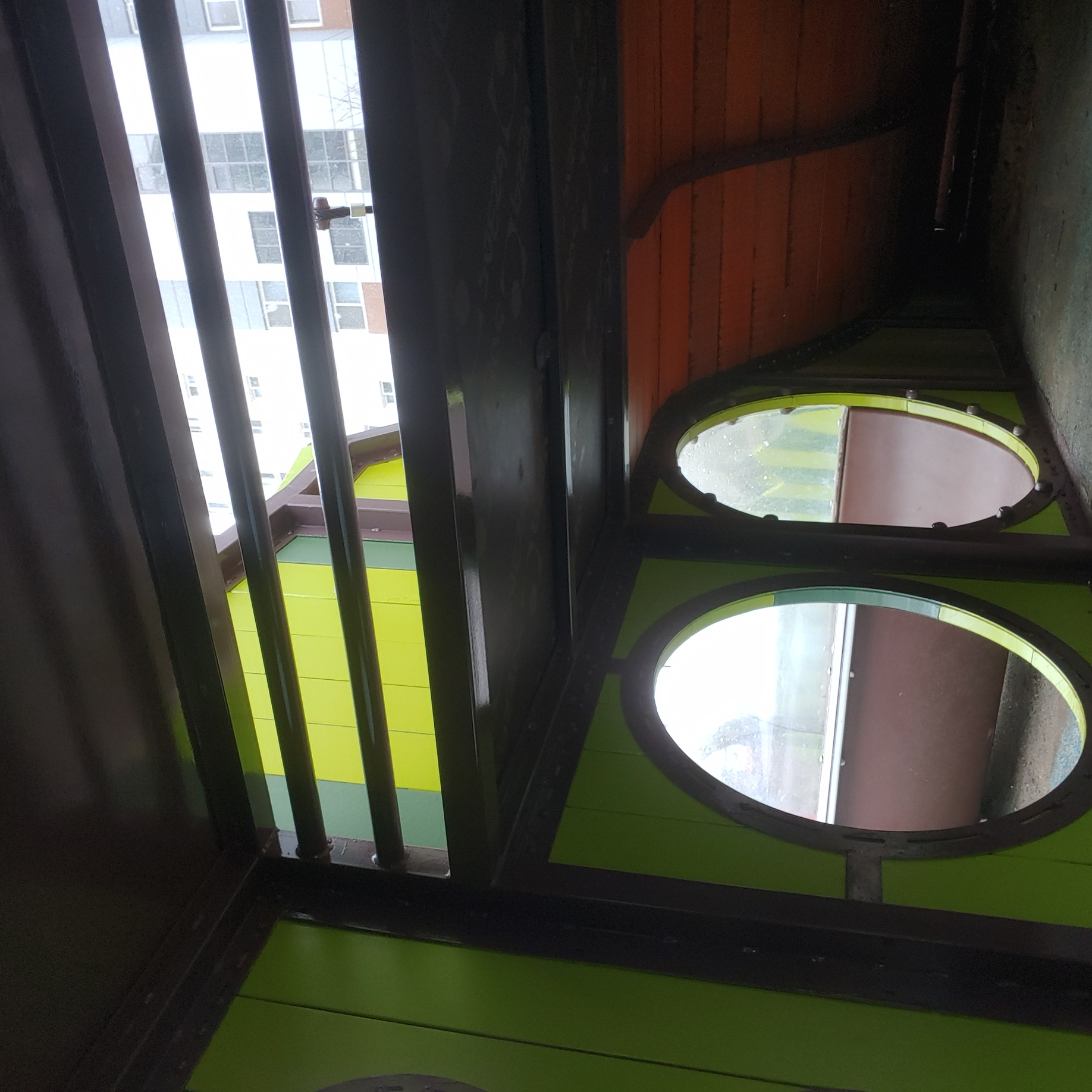 배곧이지더원 — 놀이터 시설물 재도장