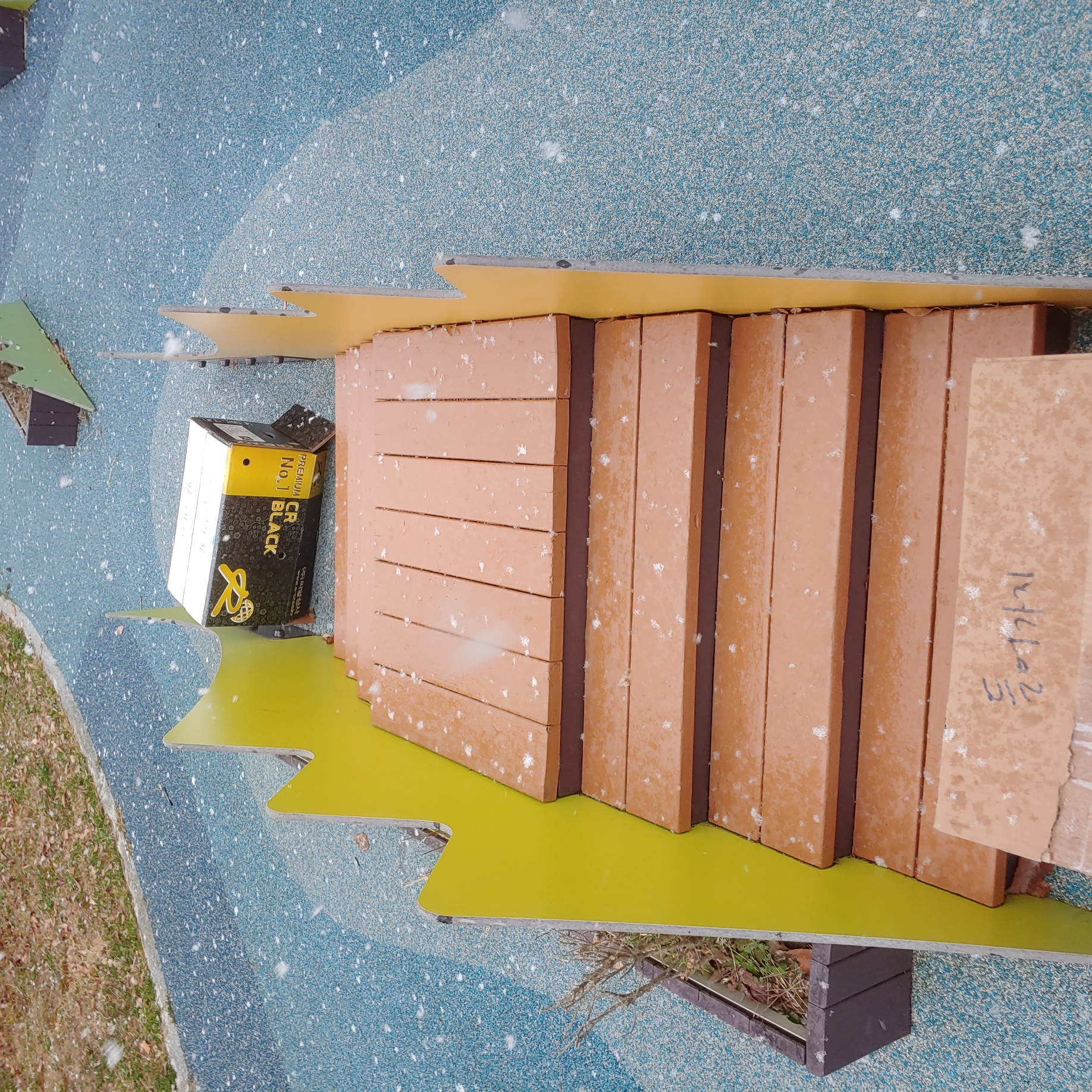 배곧이지더원 — 놀이터 시설물 재도장