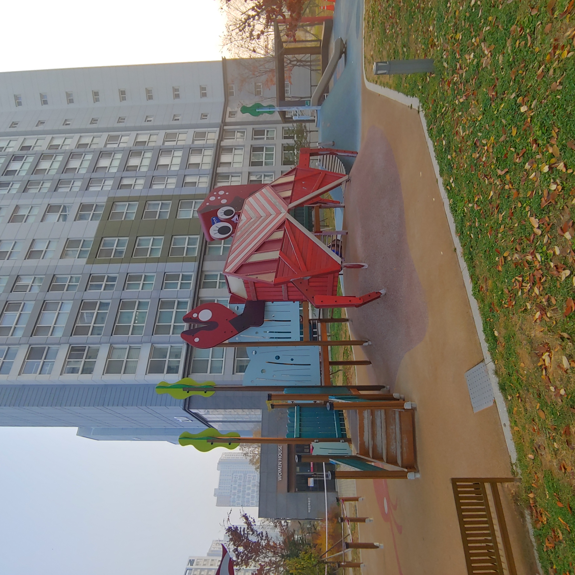 배곧이지더원 — 놀이터 시설물 재도장