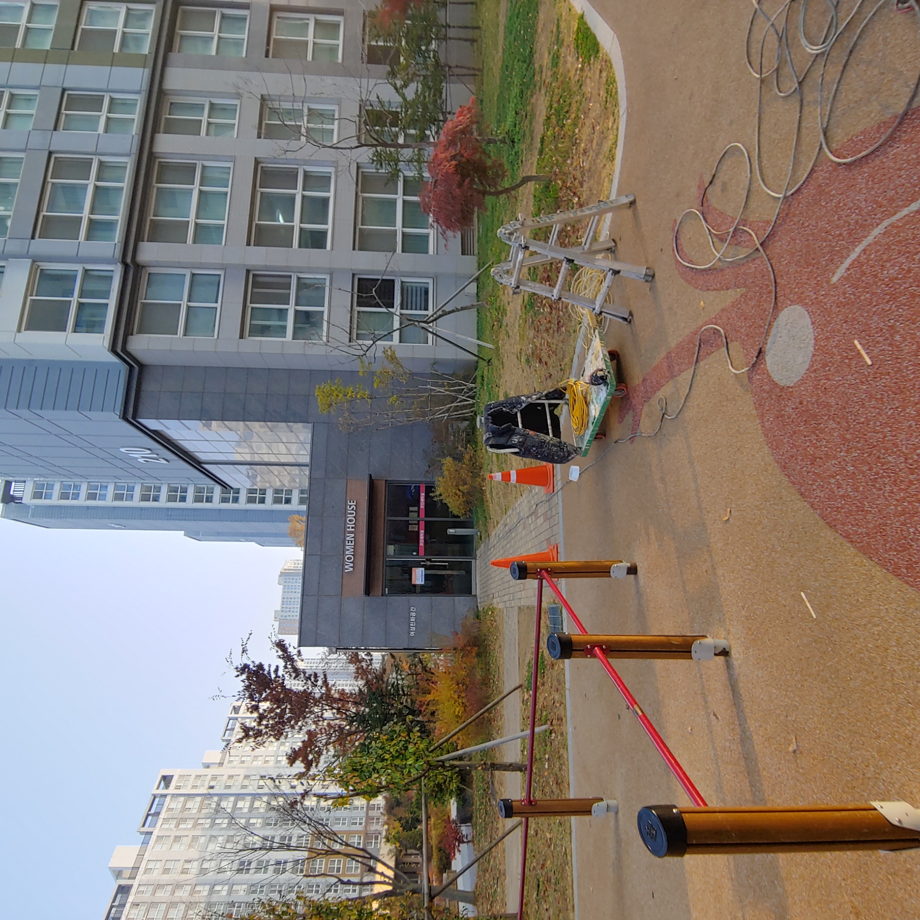 배곧이지더원 — 놀이터 시설물 재도장