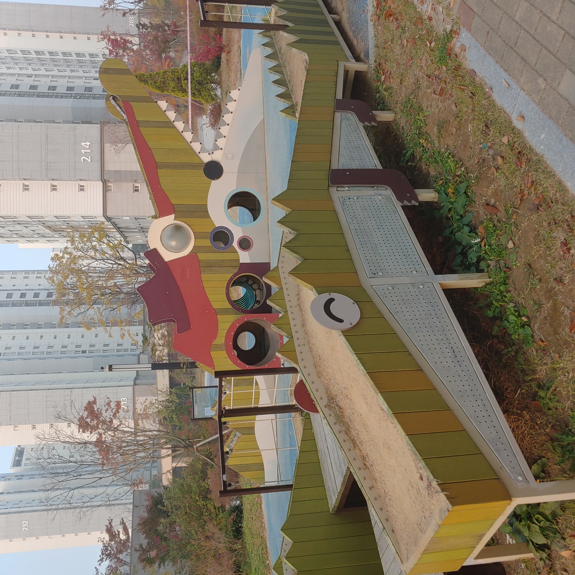 배곧이지더원 — 놀이터 시설물 재도장