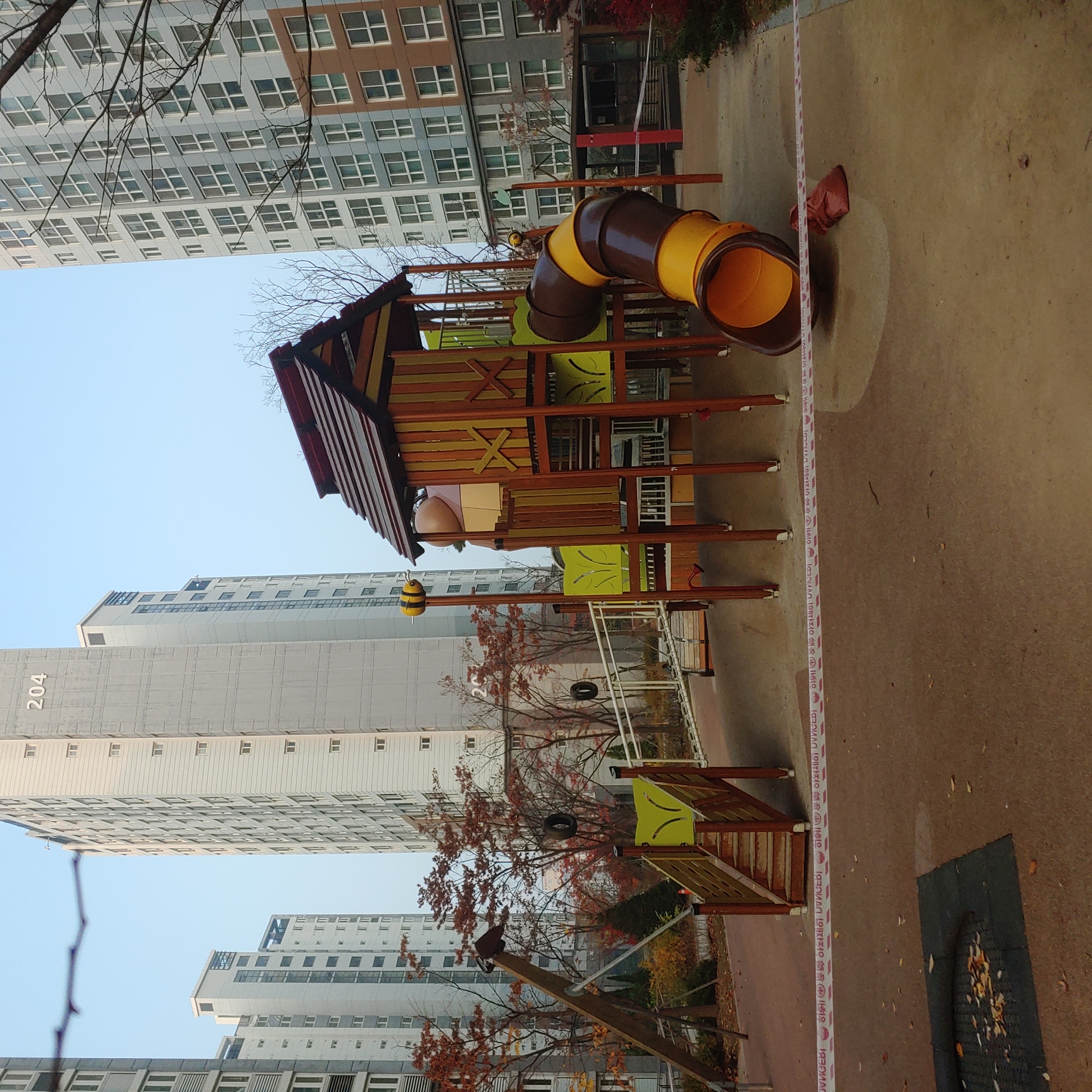 배곧이지더원 — 놀이터 시설물 재도장