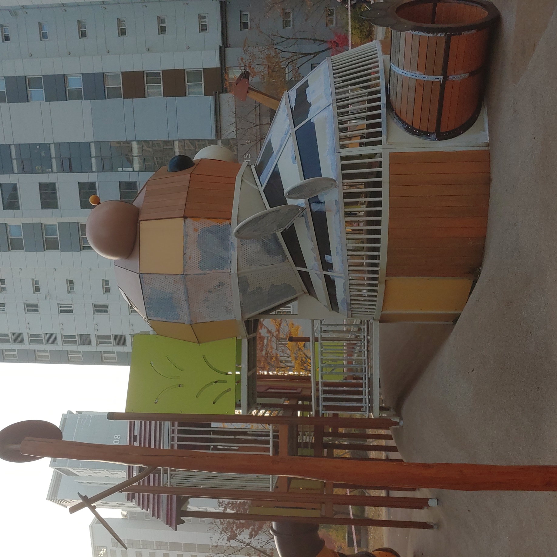 배곧이지더원 — 놀이터 시설물 재도장