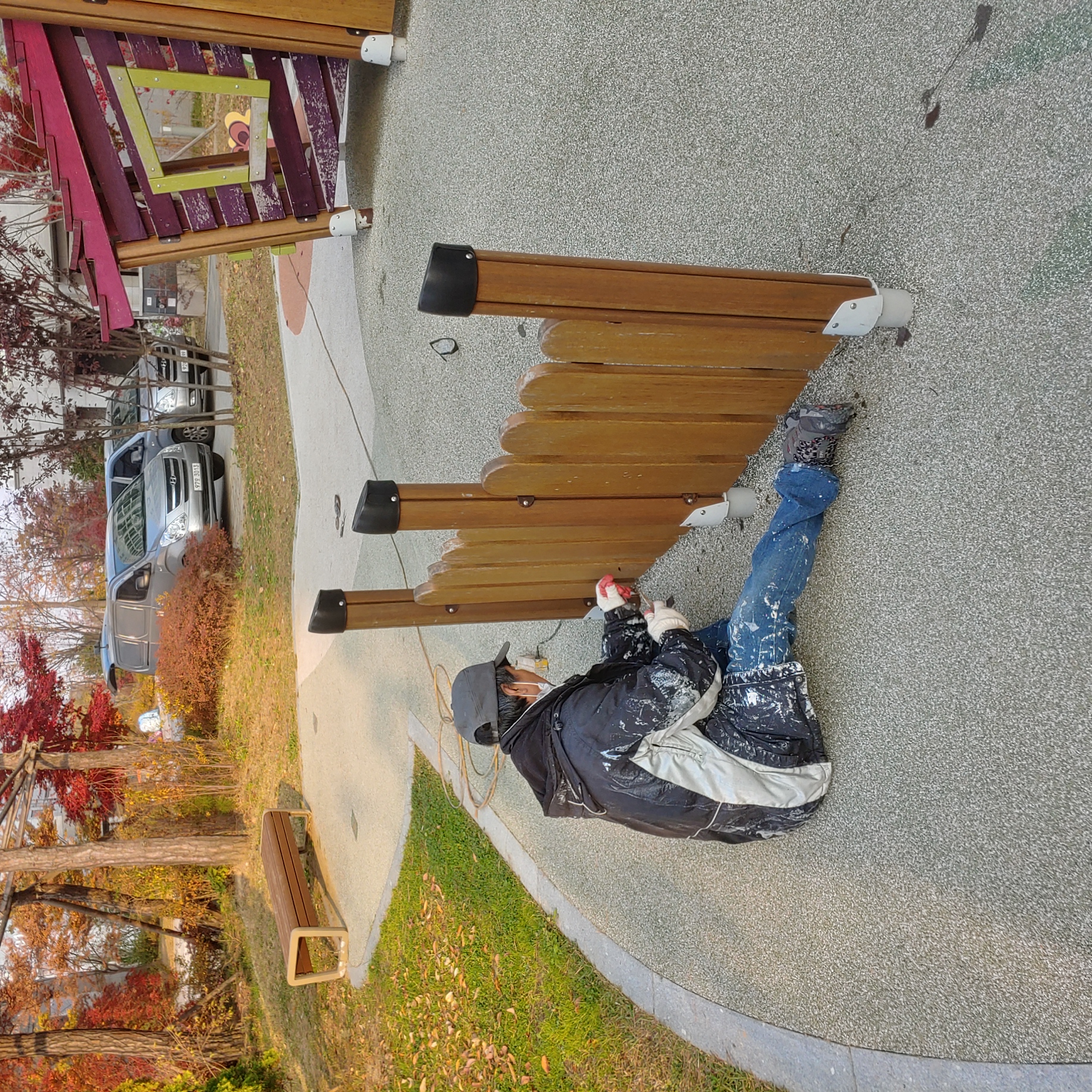 배곧이지더원 — 놀이터 시설물 재도장