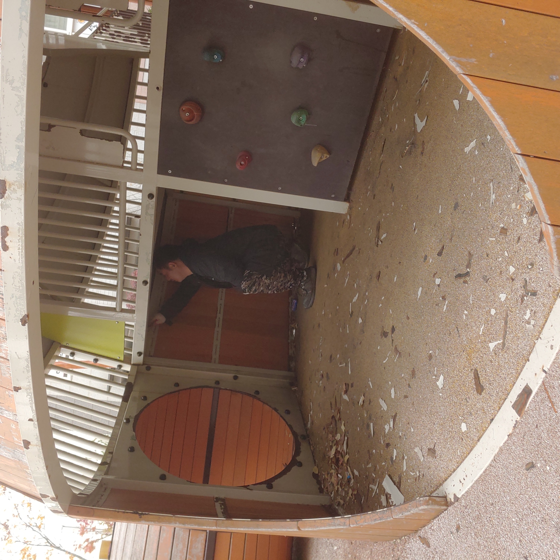 배곧이지더원 — 놀이터 시설물 재도장