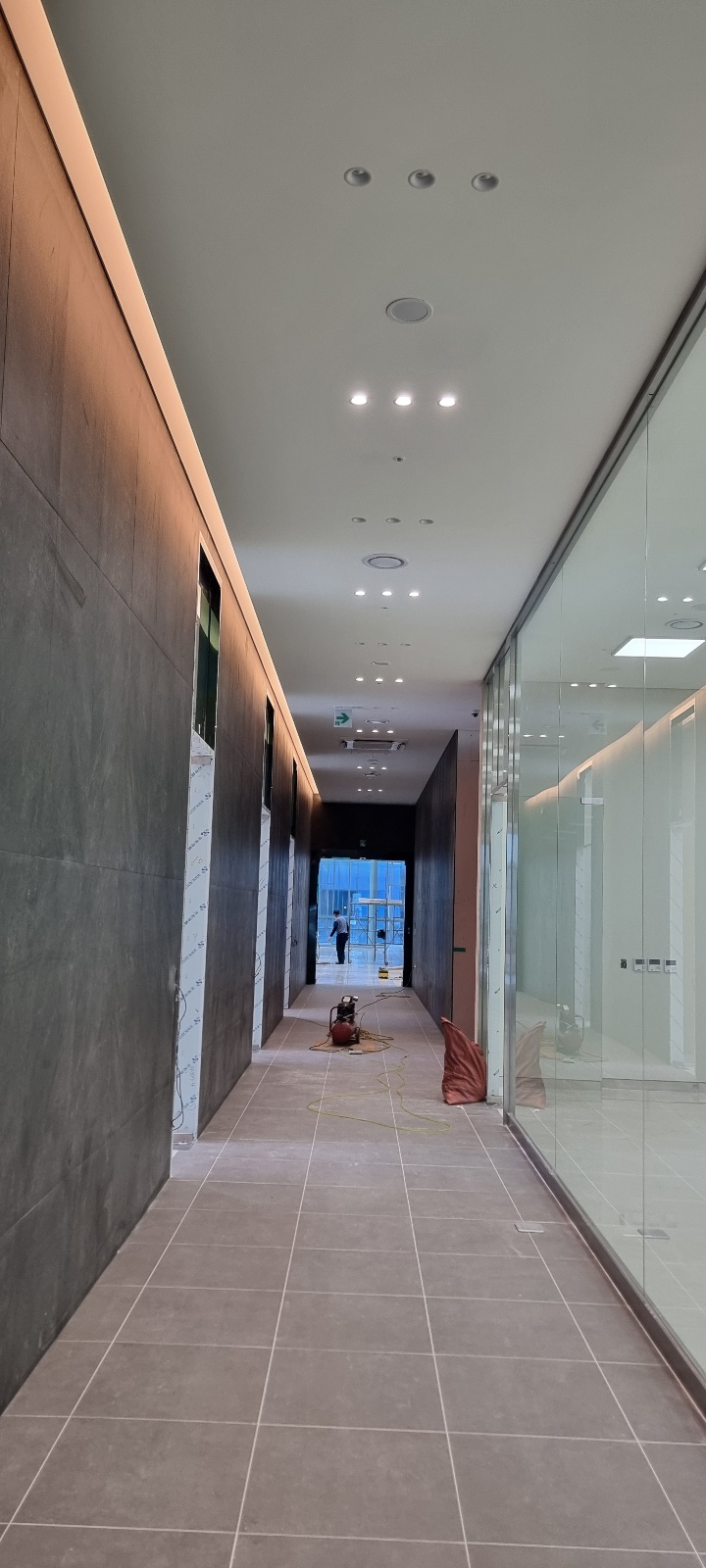 더 가든 오브 내츄럴 솔루션 — 화장품 제조공장