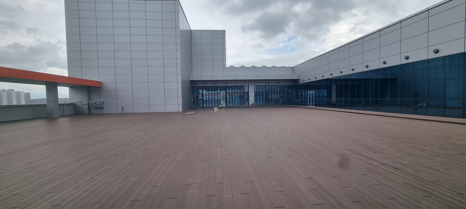 더 가든 오브 내츄럴 솔루션 — 화장품 제조공장