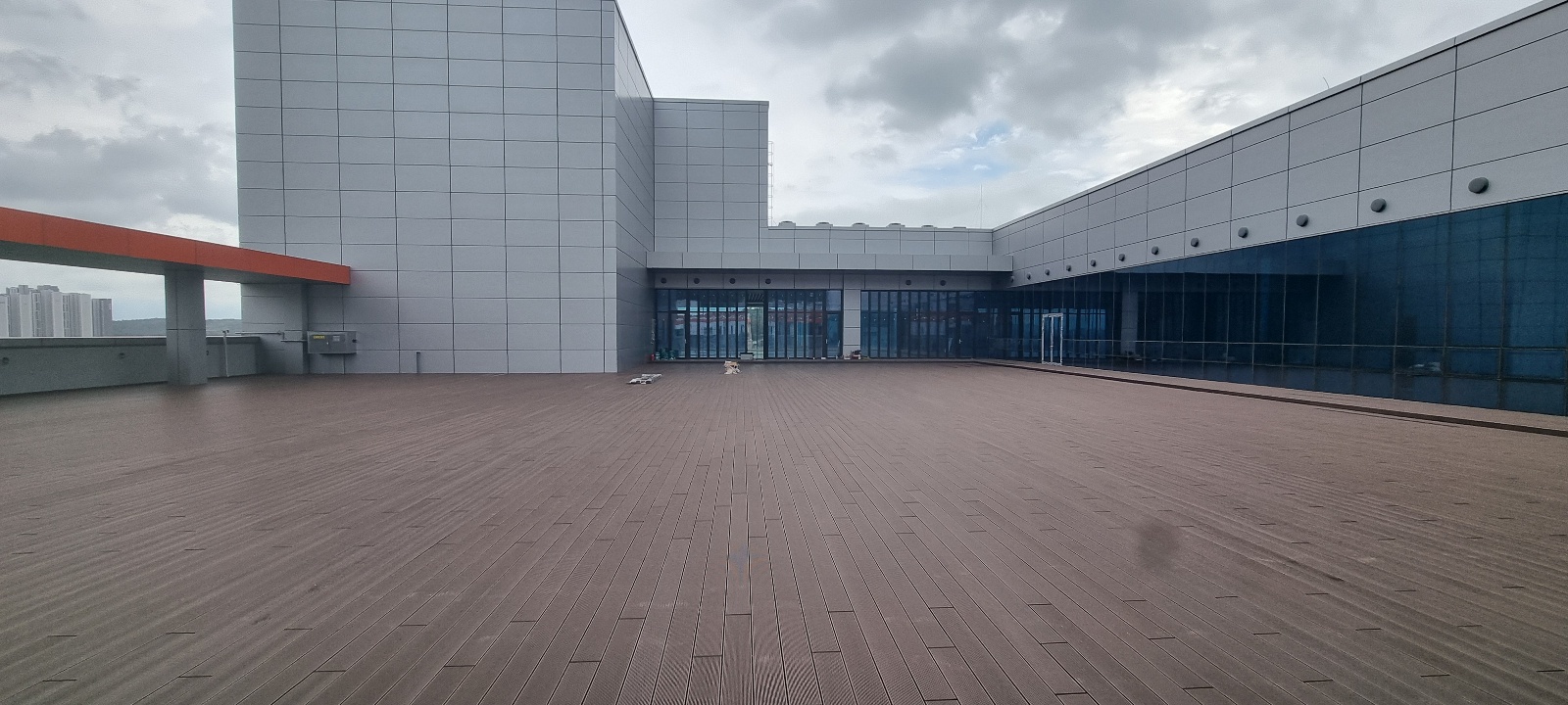 더 가든 오브 내츄럴 솔루션 — 화장품 제조공장