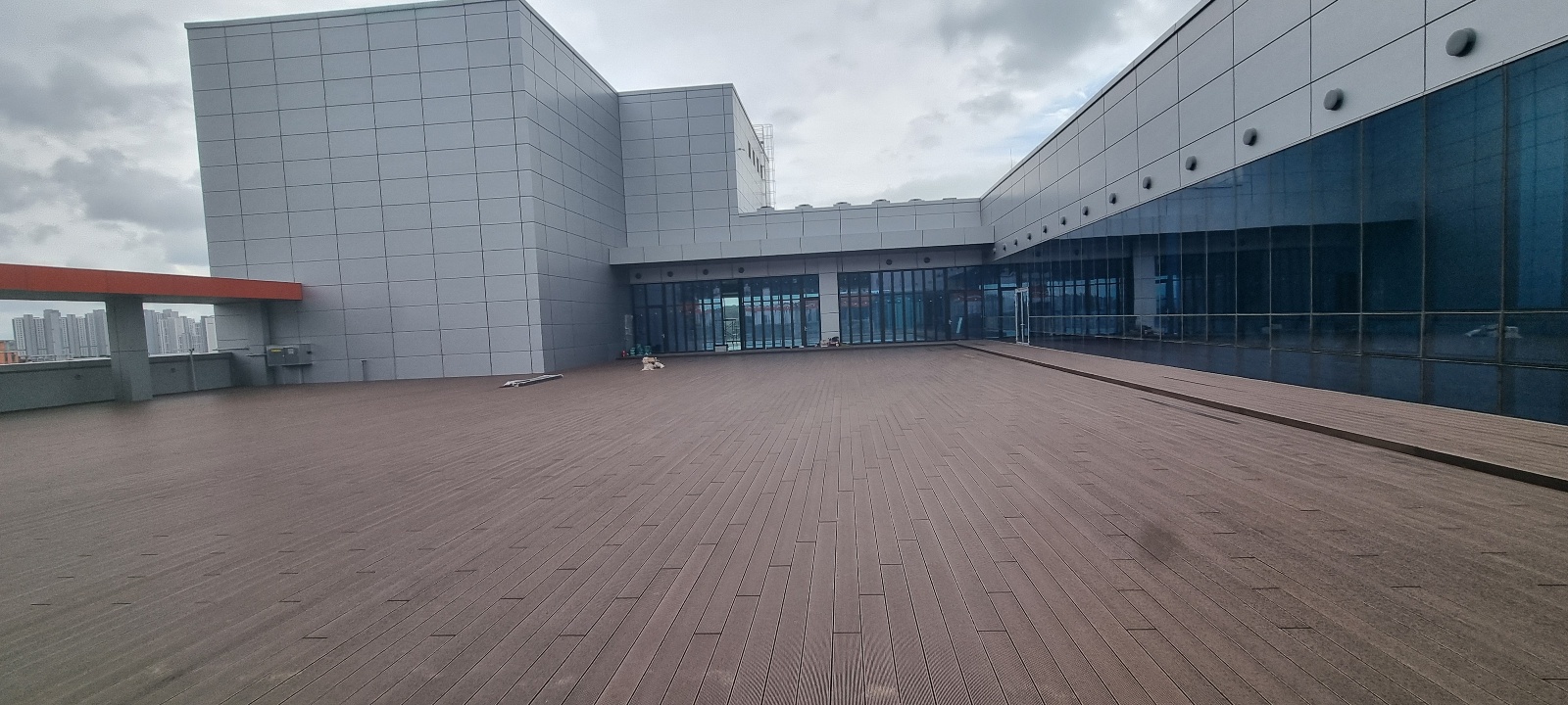 더 가든 오브 내츄럴 솔루션 — 화장품 제조공장