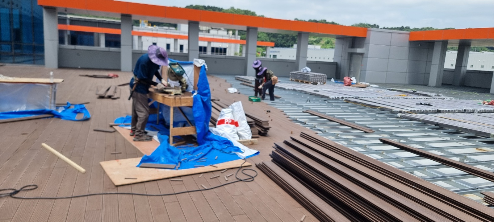 더 가든 오브 내츄럴 솔루션 — 화장품 제조공장