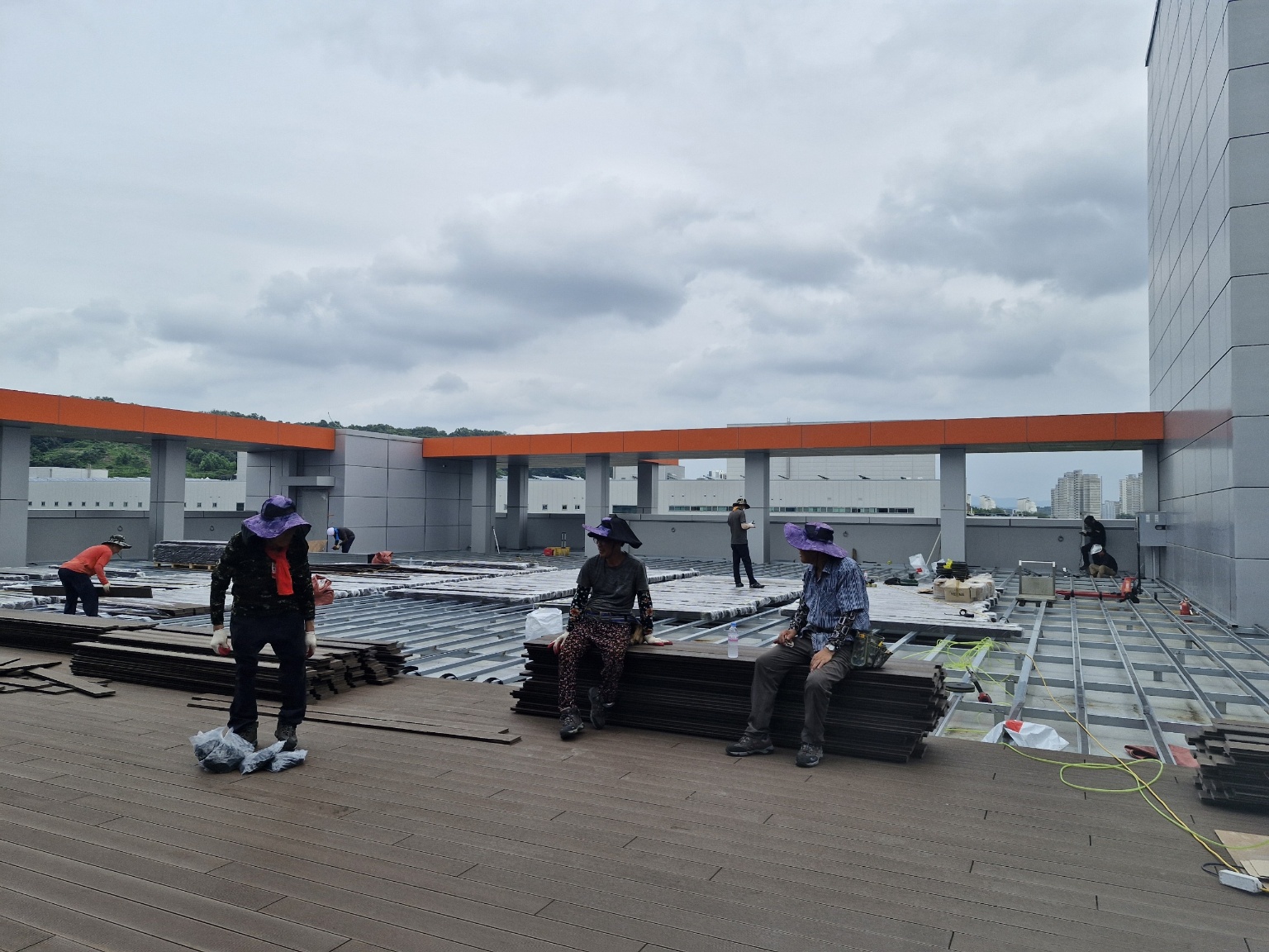 더 가든 오브 내츄럴 솔루션 — 화장품 제조공장