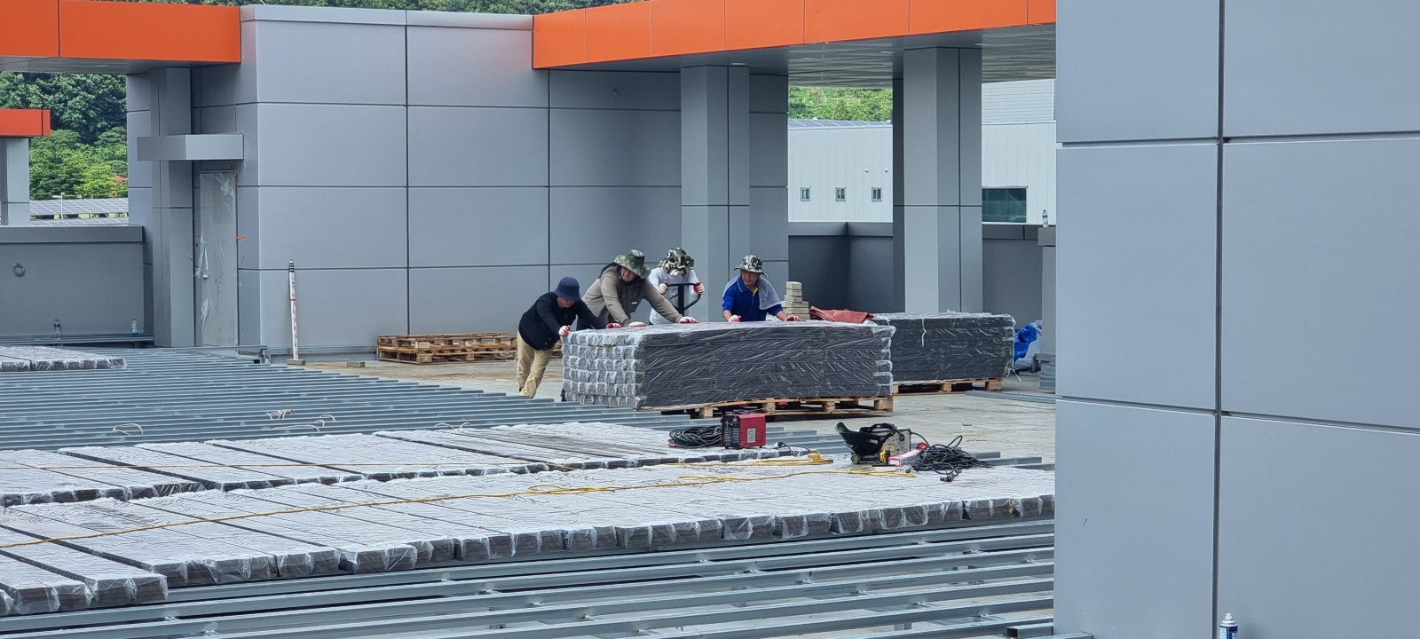 더 가든 오브 내츄럴 솔루션 — 화장품 제조공장