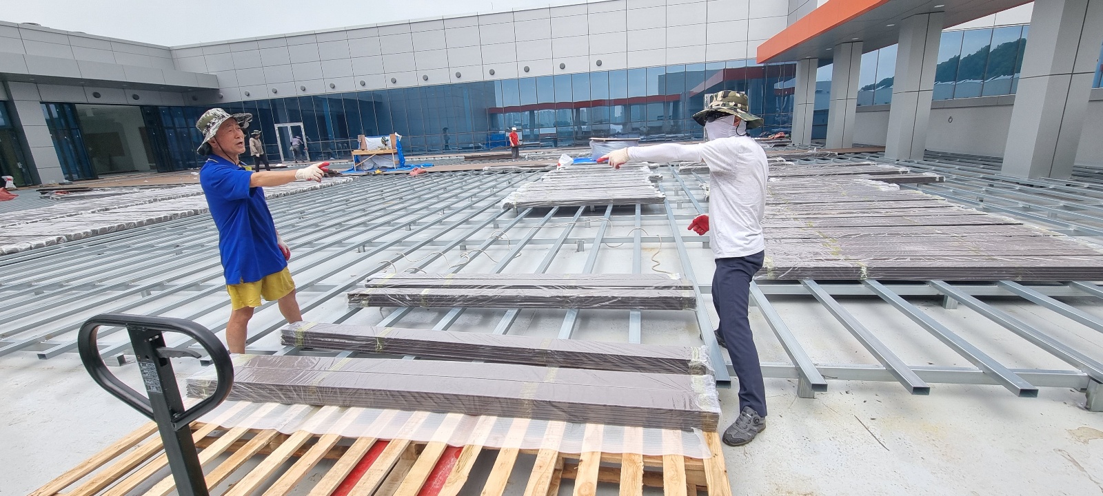 더 가든 오브 내츄럴 솔루션 — 화장품 제조공장