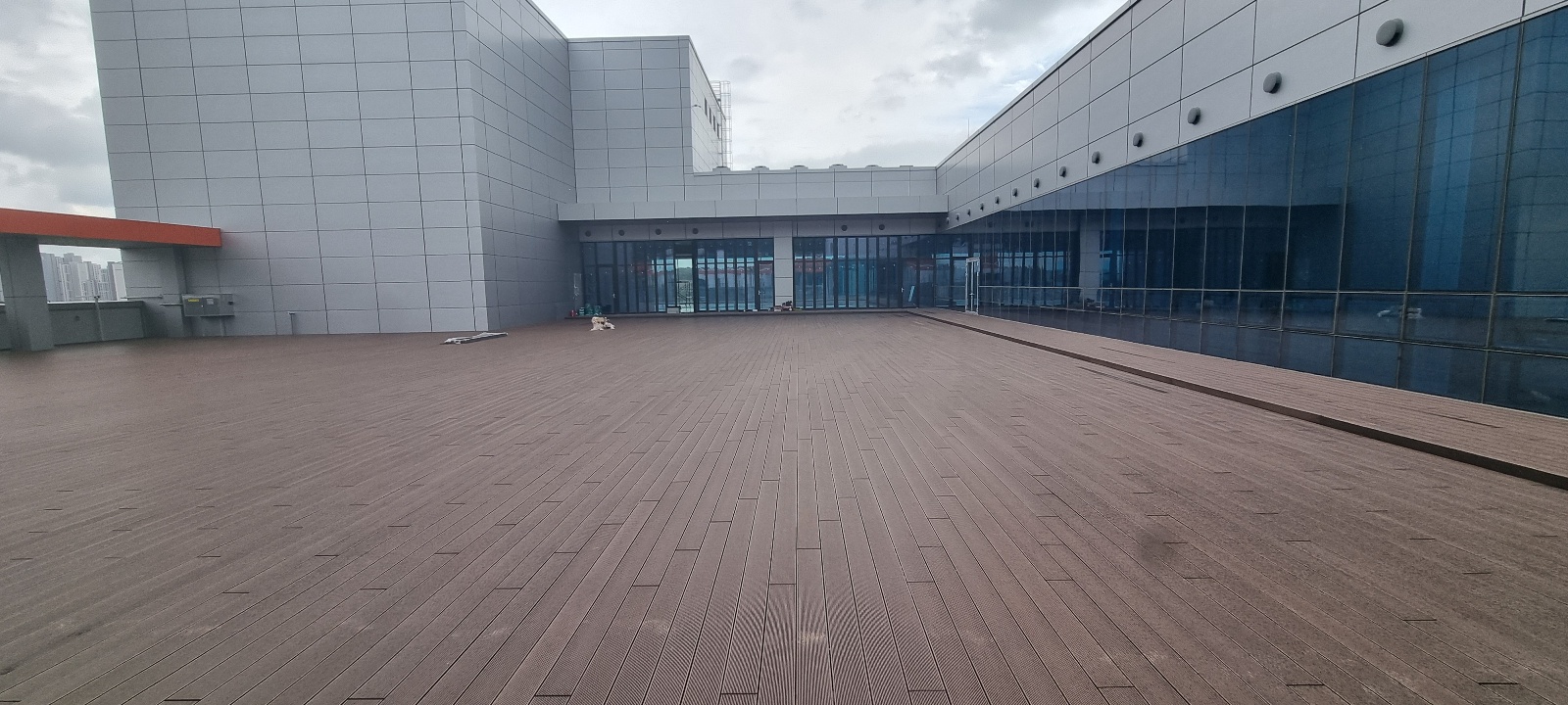 더 가든 오브 내츄럴 솔루션 — 화장품 제조공장