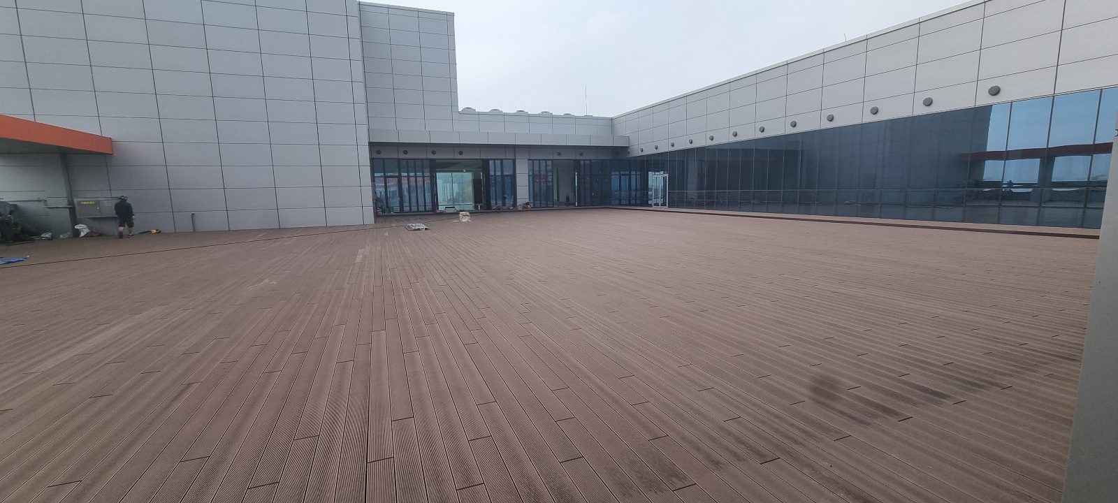 더 가든 오브 내츄럴 솔루션 — 화장품 제조공장