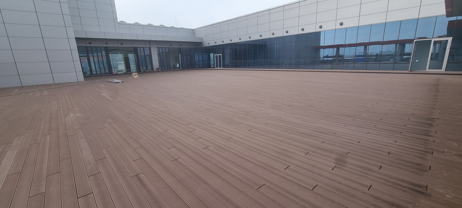 더 가든 오브 내츄럴 솔루션 — 화장품 제조공장