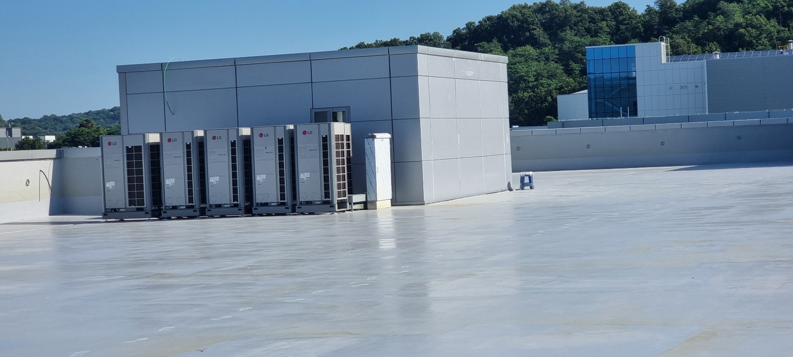 더 가든 오브 내츄럴 솔루션 — 화장품 제조공장