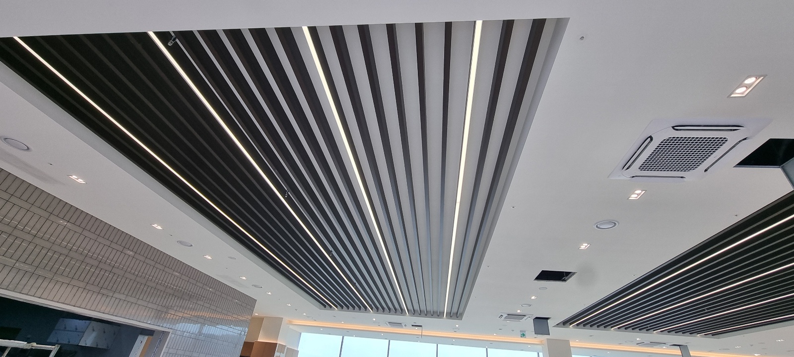 더 가든 오브 내츄럴 솔루션 — 화장품 제조공장