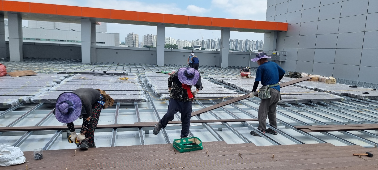 더 가든 오브 내츄럴 솔루션 — 화장품 제조공장