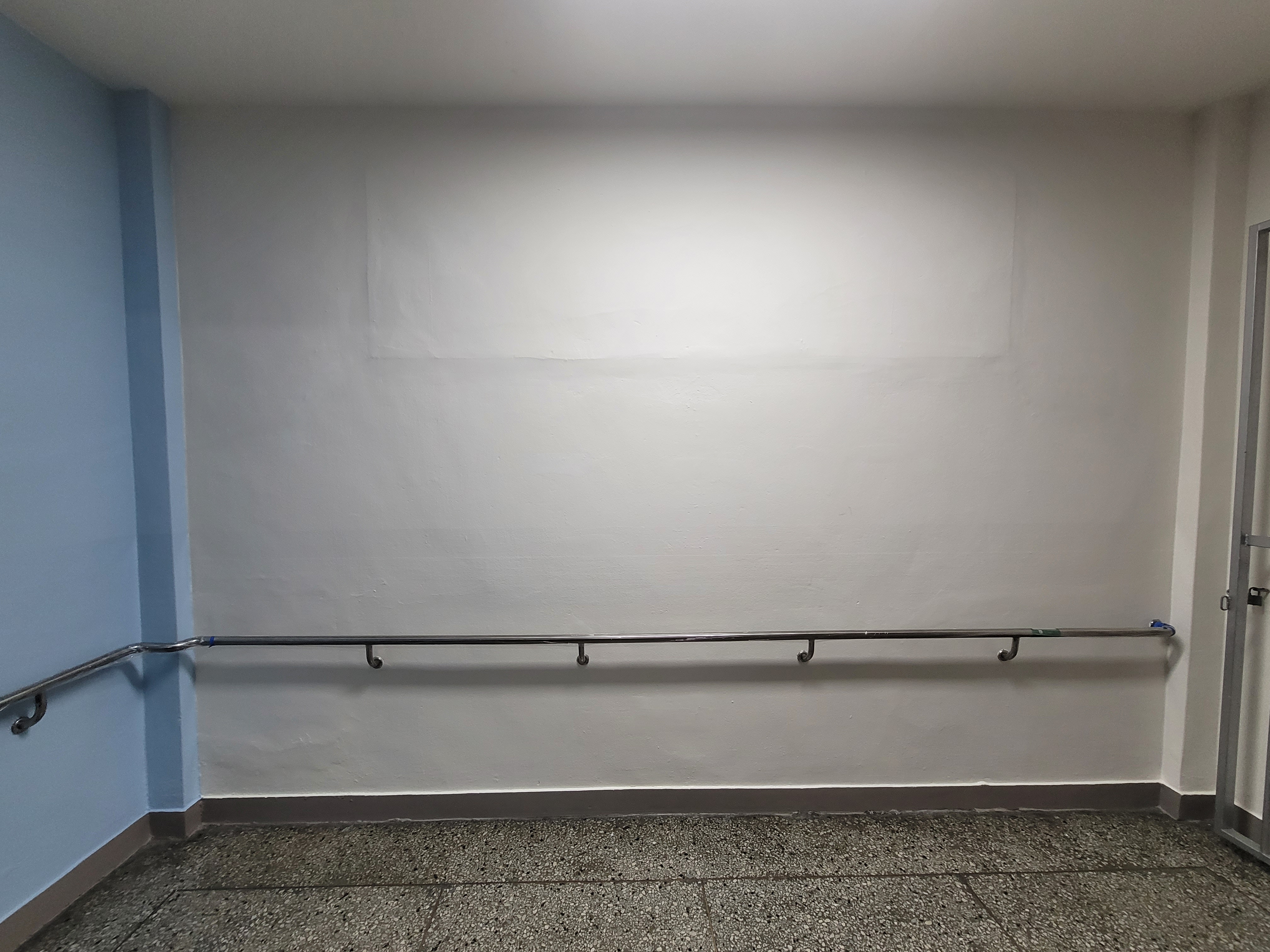 서울 윤중중학교 내부 계단 벽화