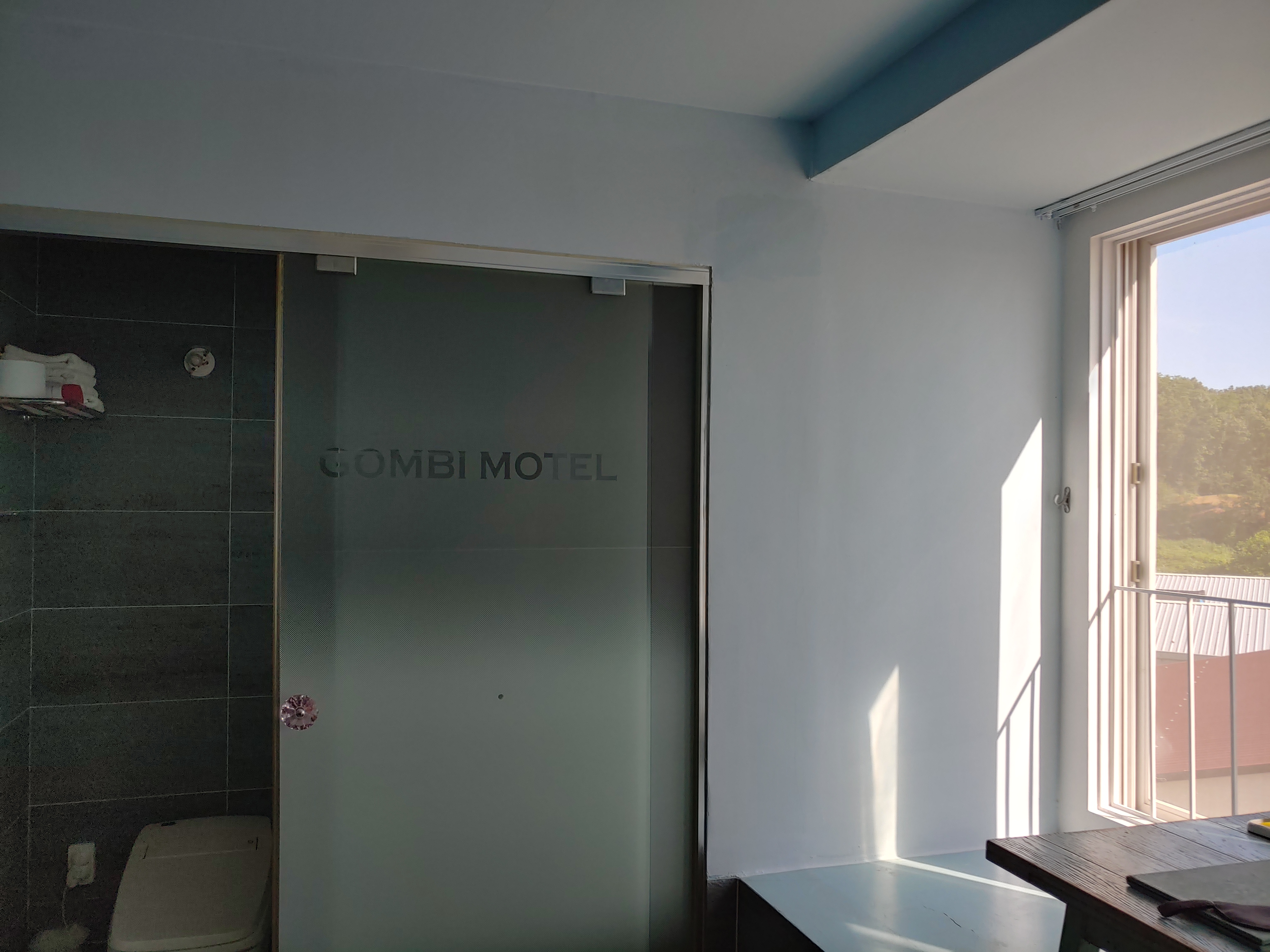 곰비모텔 — 아파트