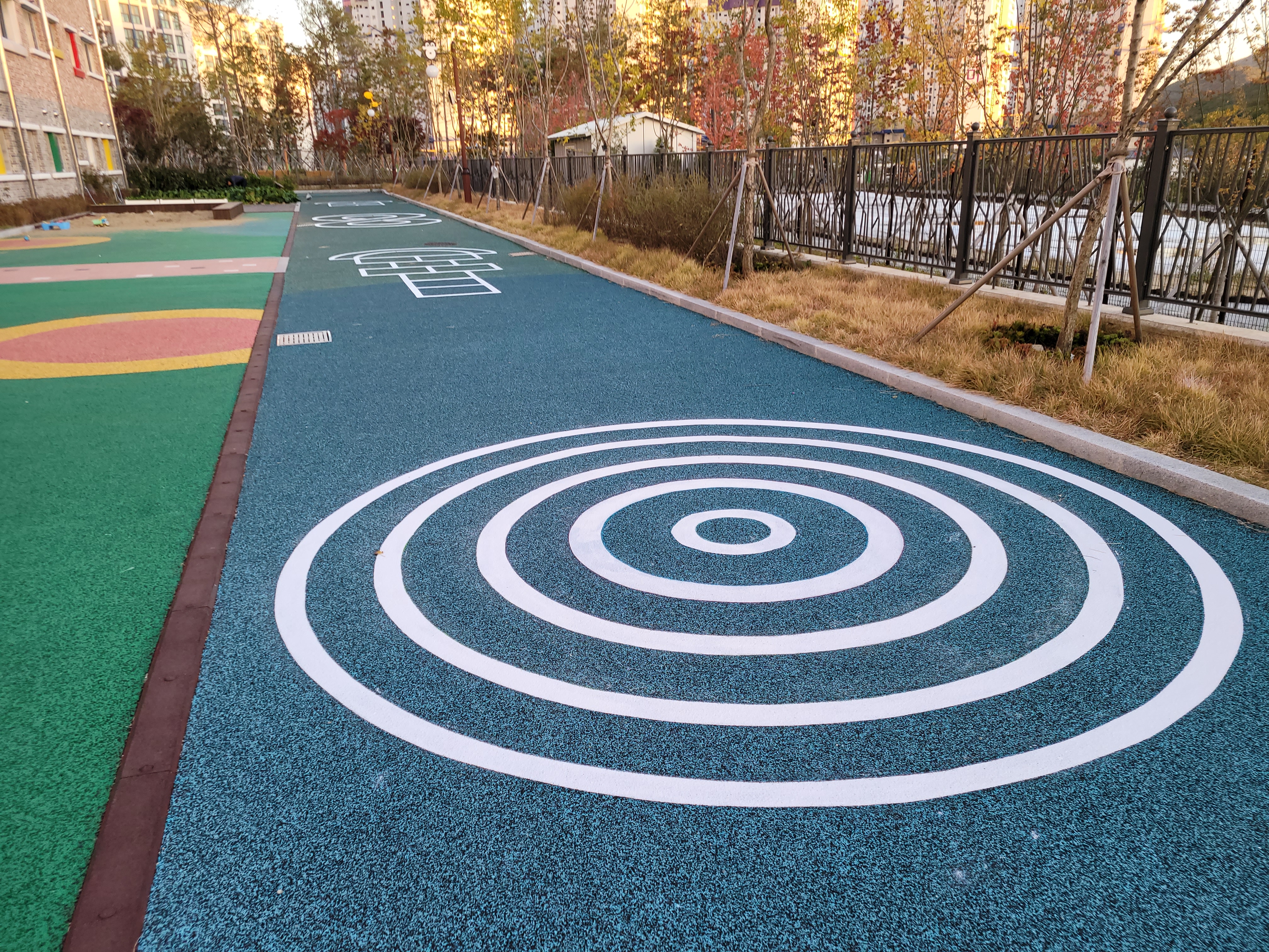 인천아라꿈유치원 — 유치원 벽화 및 놀이 인터페이트스