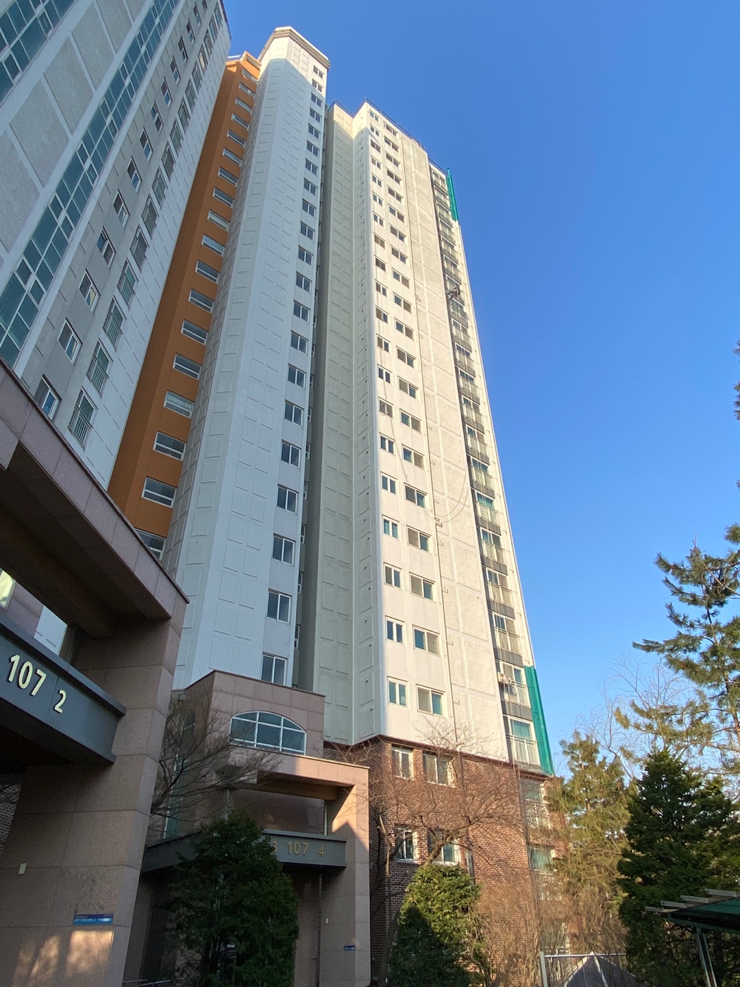 논현파크포레아파트 — 아파트 외벽