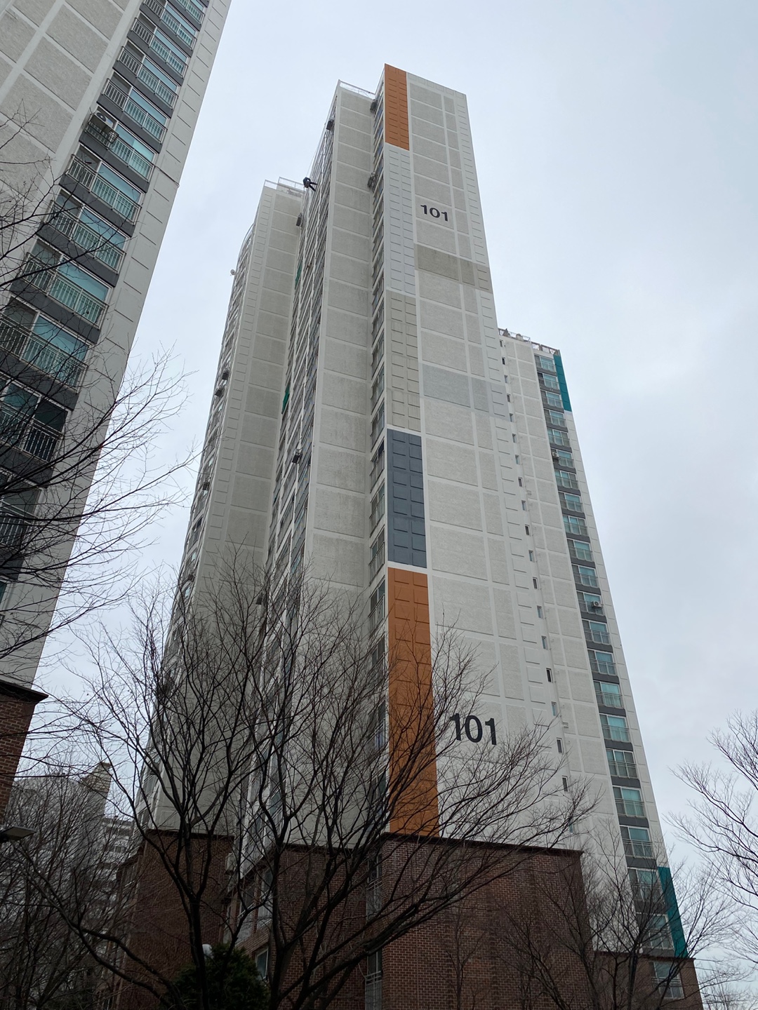 논현파크포레아파트 — 아파트 외벽