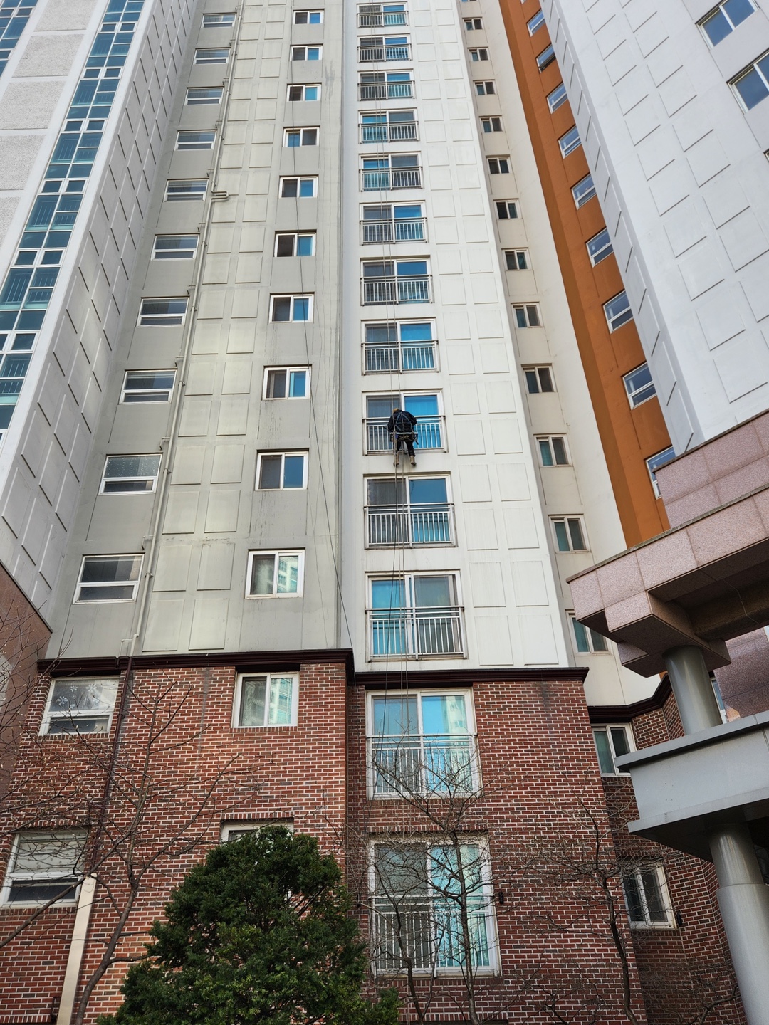 논현파크포레아파트 — 아파트 외벽