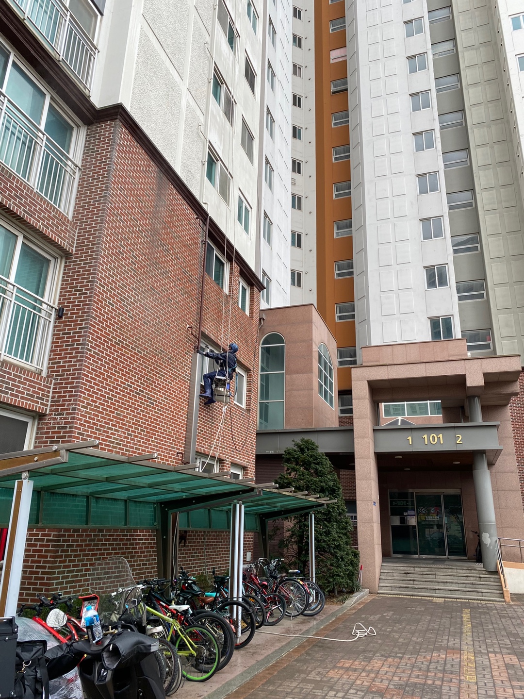 논현파크포레아파트 — 아파트 외벽