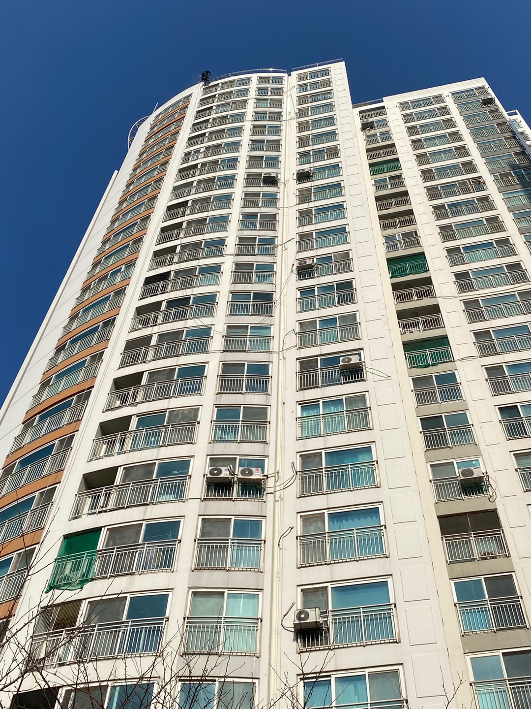 논현파크포레아파트 — 아파트 외벽