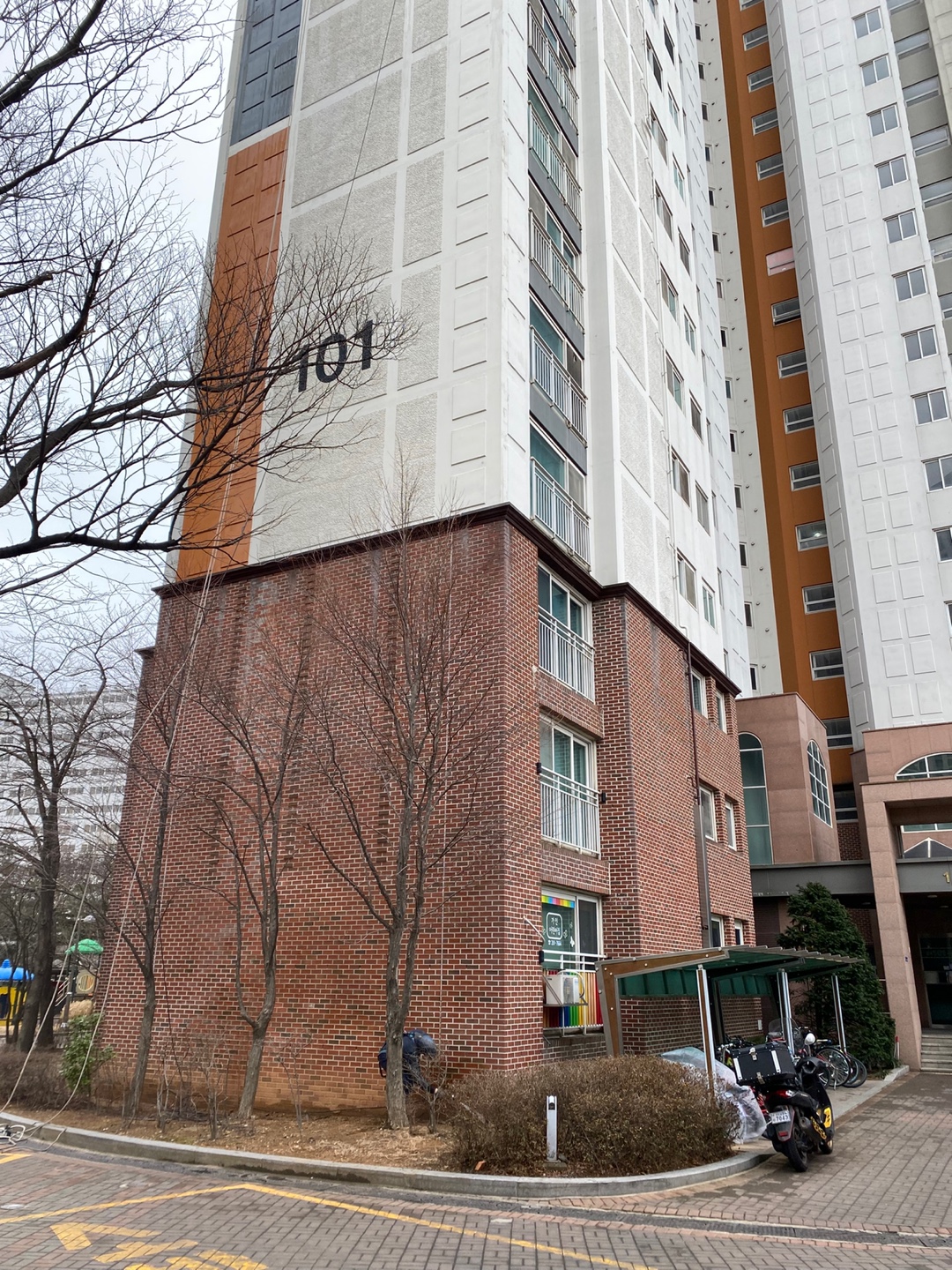 논현파크포레아파트 — 아파트 외벽